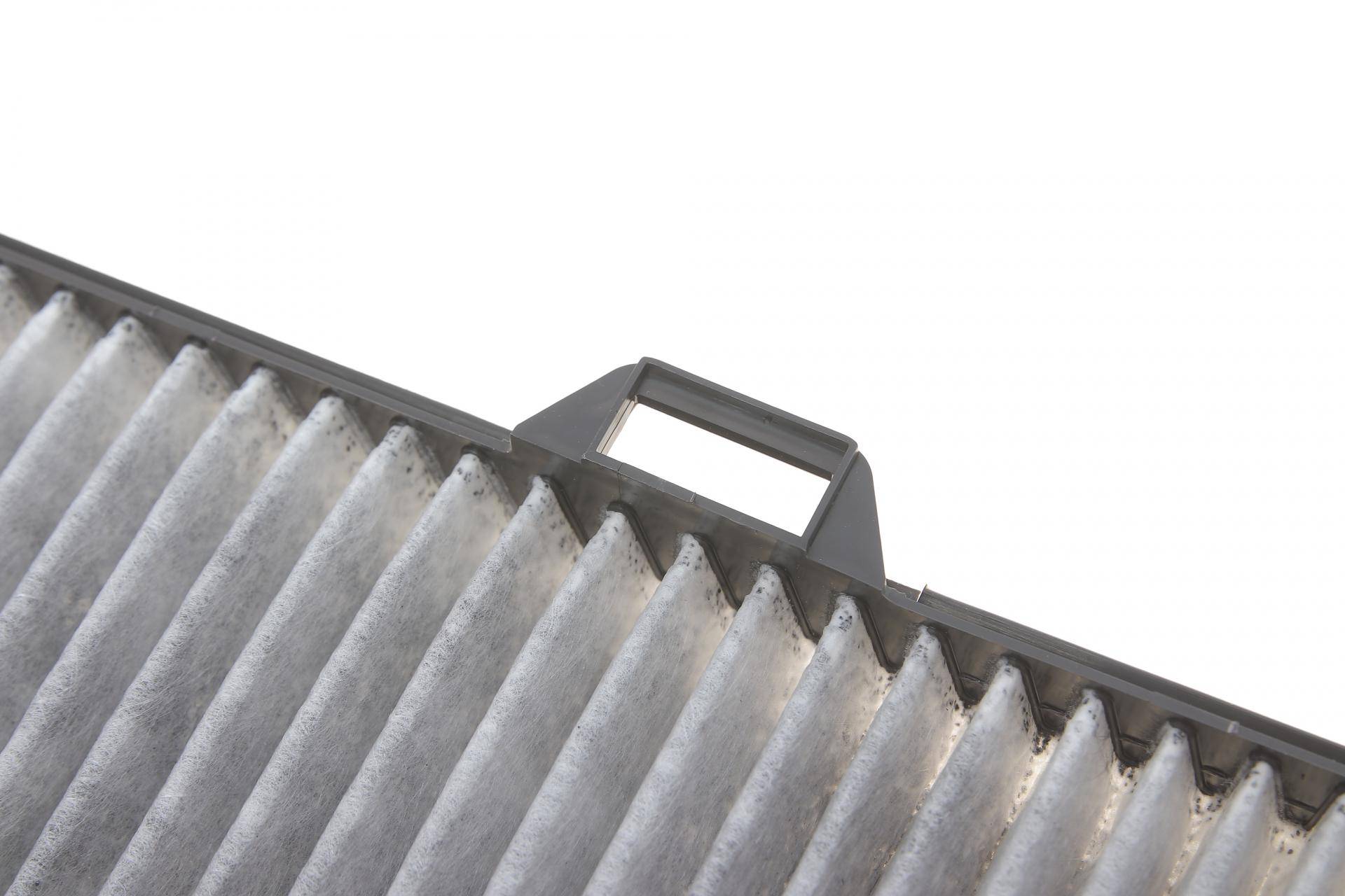 Фільтр салону BMW 3 (E90)/X1 (E84) 03- (вугільний)