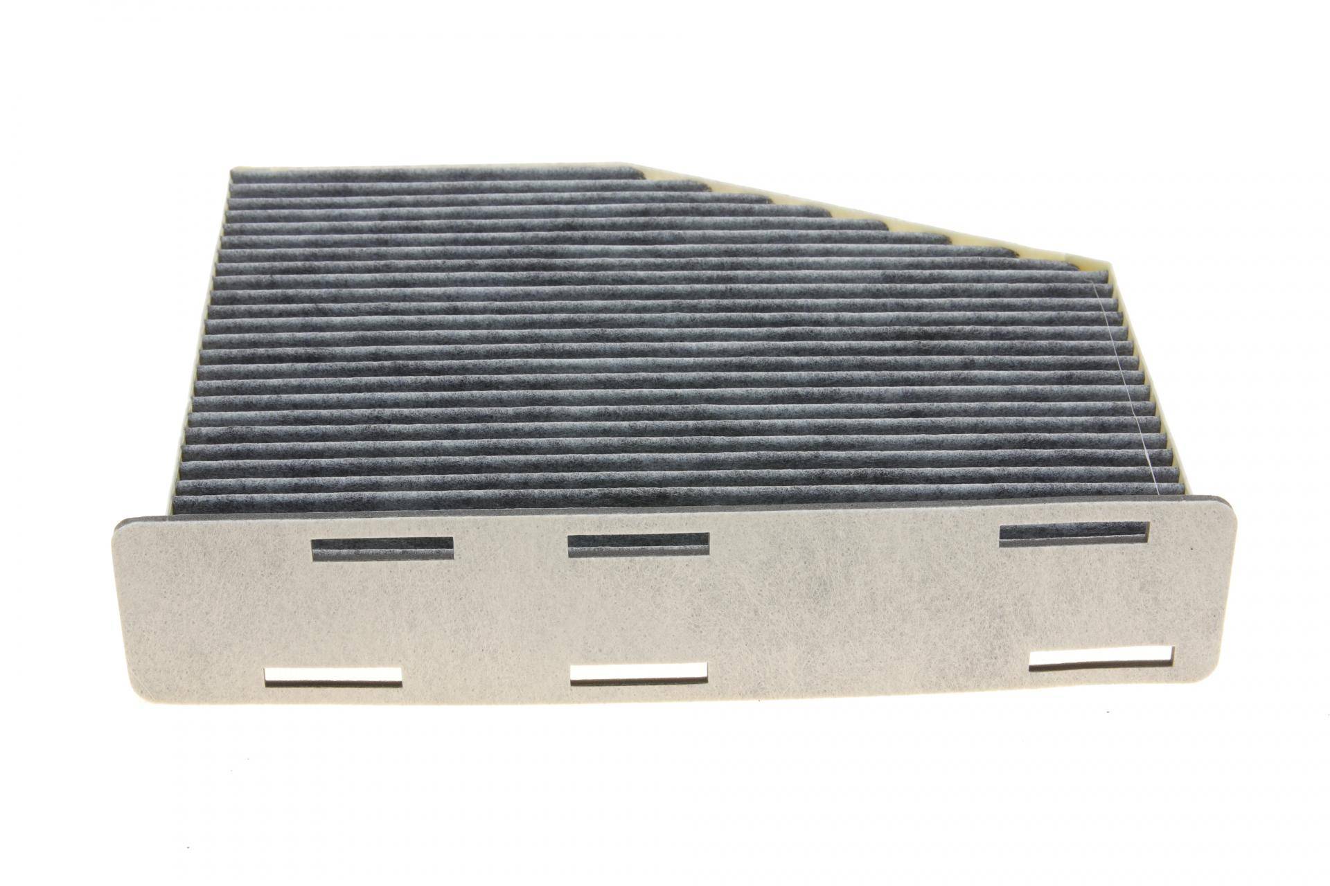 Фільтр салону VW Caddy 1.9TDI 03- (вугільний)