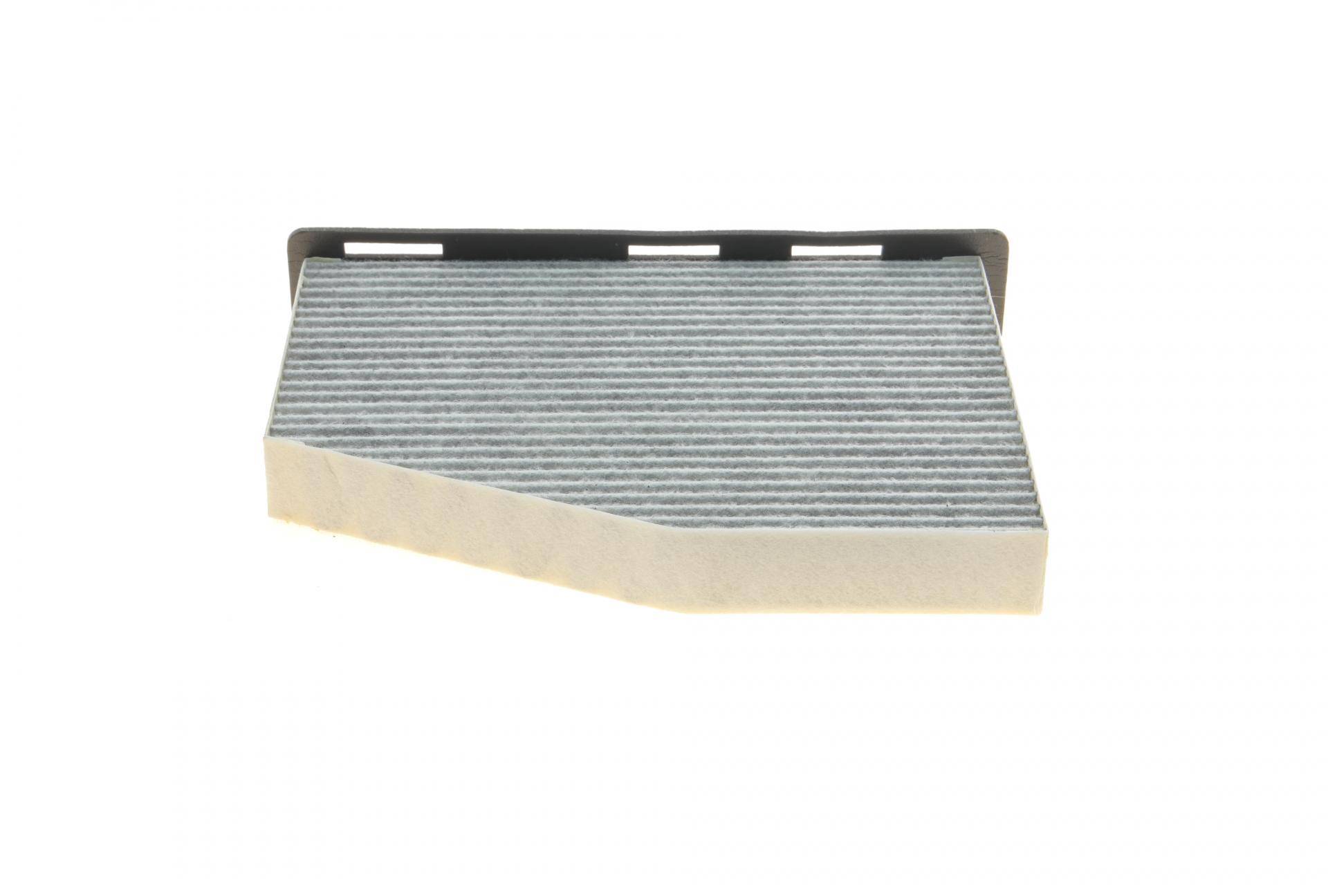 Фільтр салону Audi A3/Q3/Skoda Octavia/VW Caddy/Golf/Passat/Tiguan 03- (вугільний/антибактеріальний)