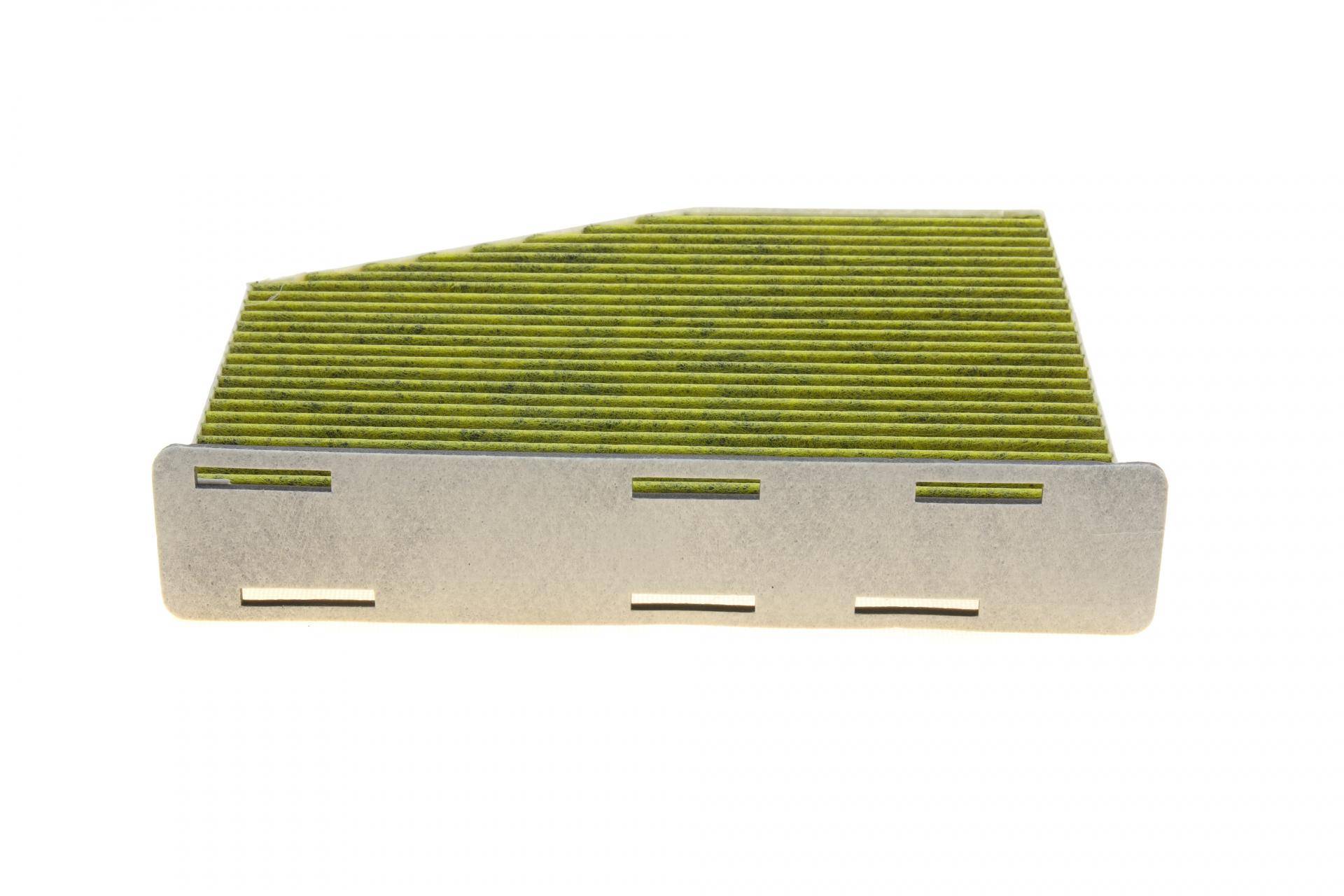 Фільтр салону Audi A3/Q3/Skoda Octavia/VW Caddy/Golf/Passat/Tiguan 03- (вугільний/антибактеріальний)