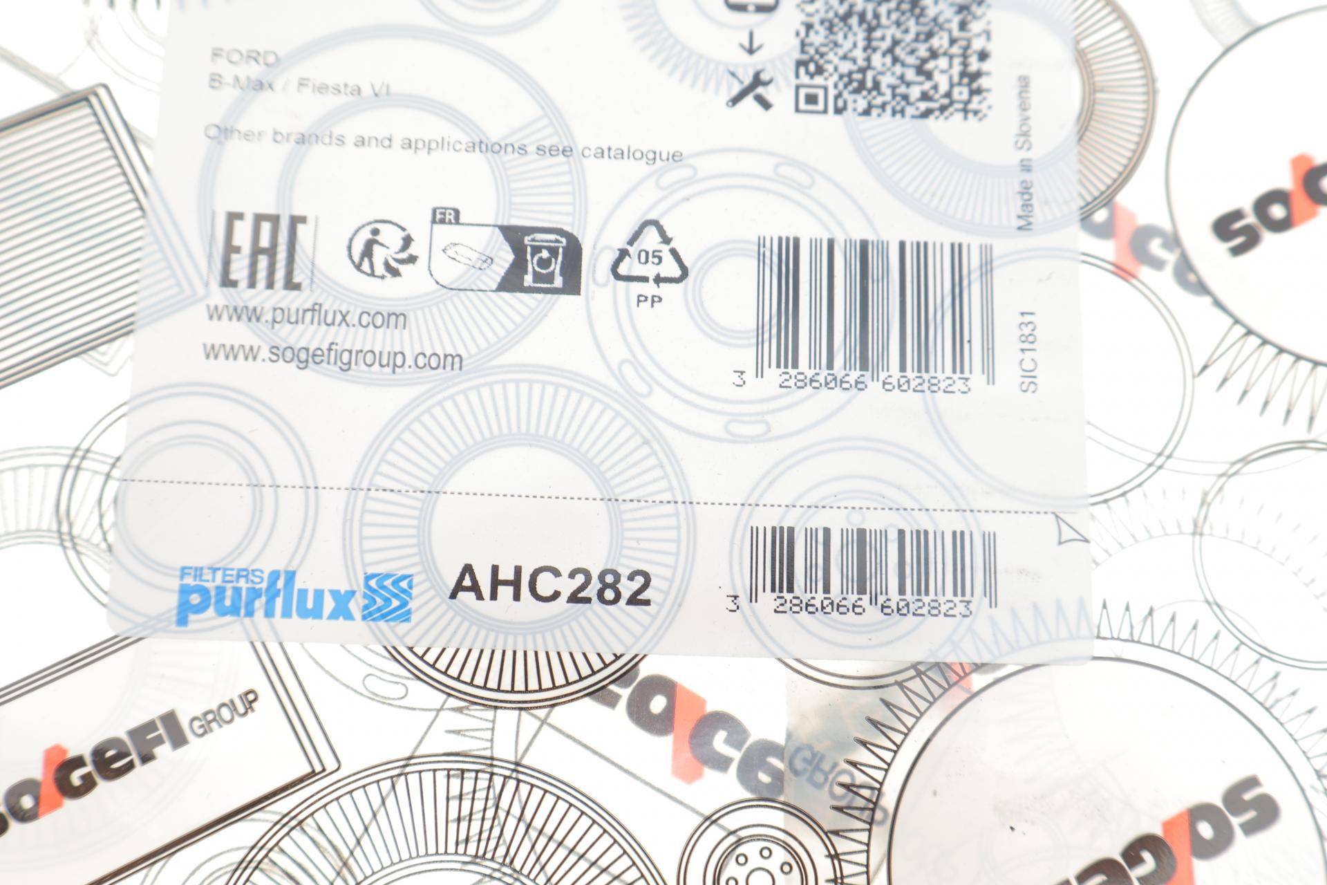 Фільтр салону Ford Fiesta 1.0-1.6TDCI 08- (вугільний)