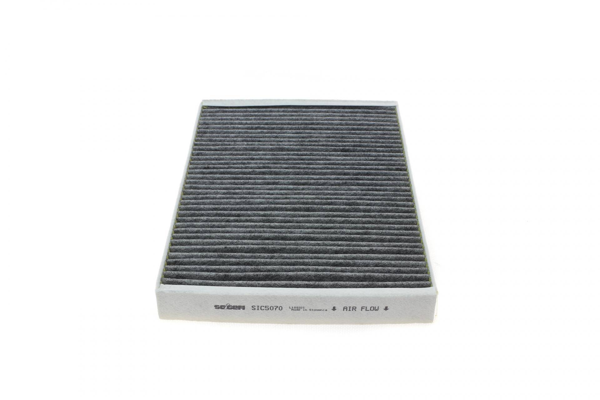 Фільтр салону Audi A4/ A5/ Q5/ Q7 2.0-3.0 TDI 15- (вугільний)