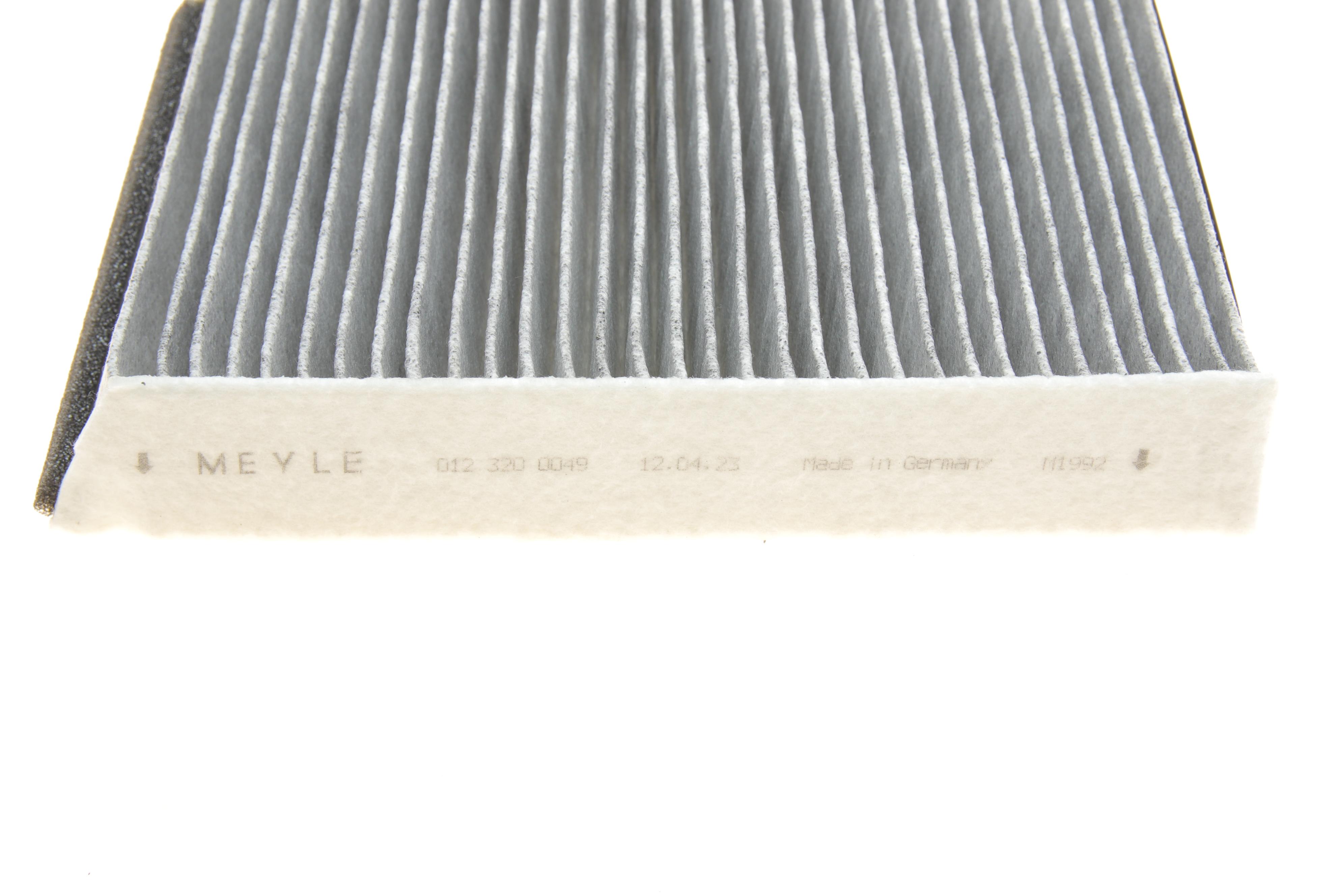 Фільтр салону MB A-class (W176)/B (W246/W242) 12-/Infiniti Q30 15- (вугільний)