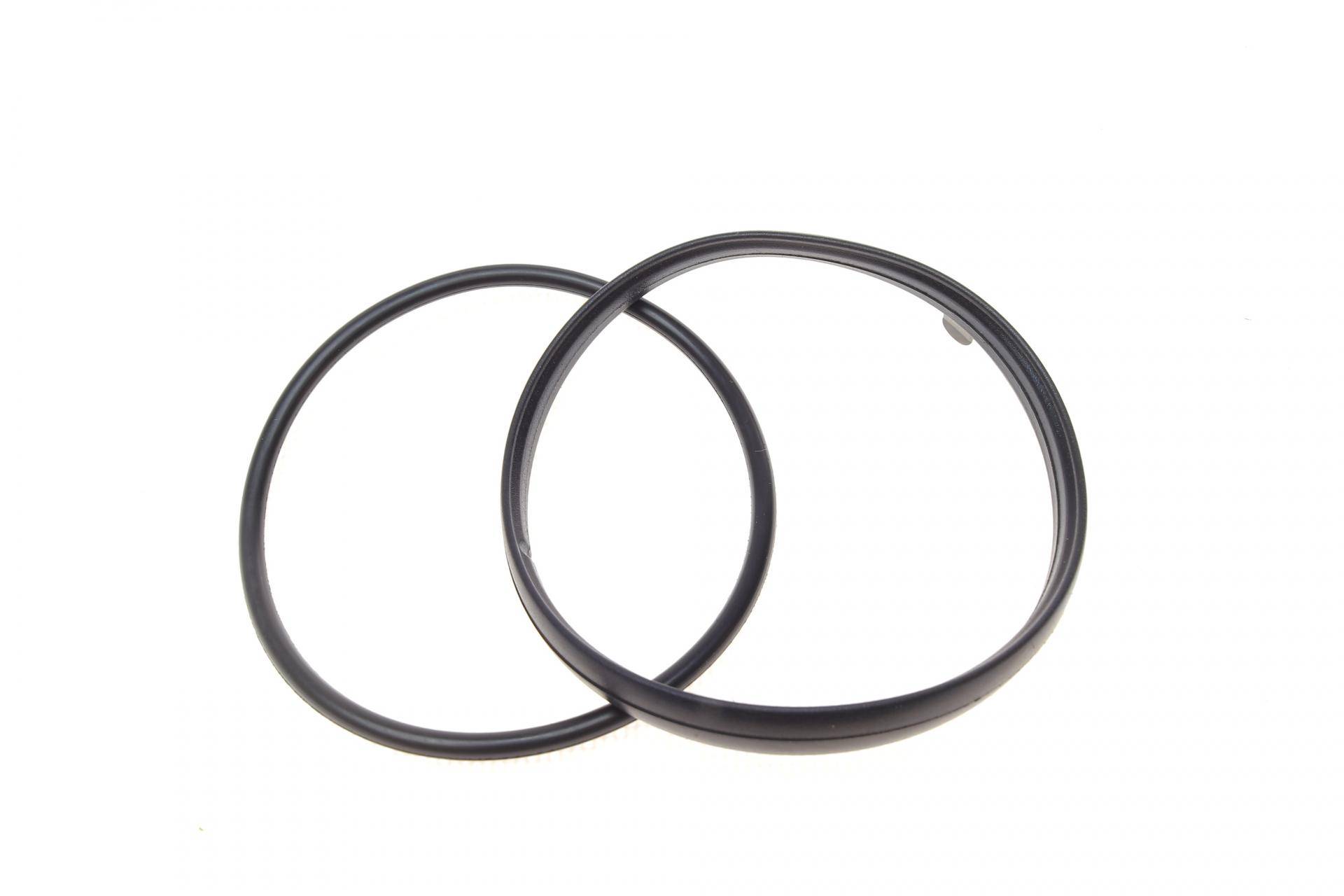 Фільтр масляний Volvo C30/C70/S40/S60/S80 2.0-2.4 10-