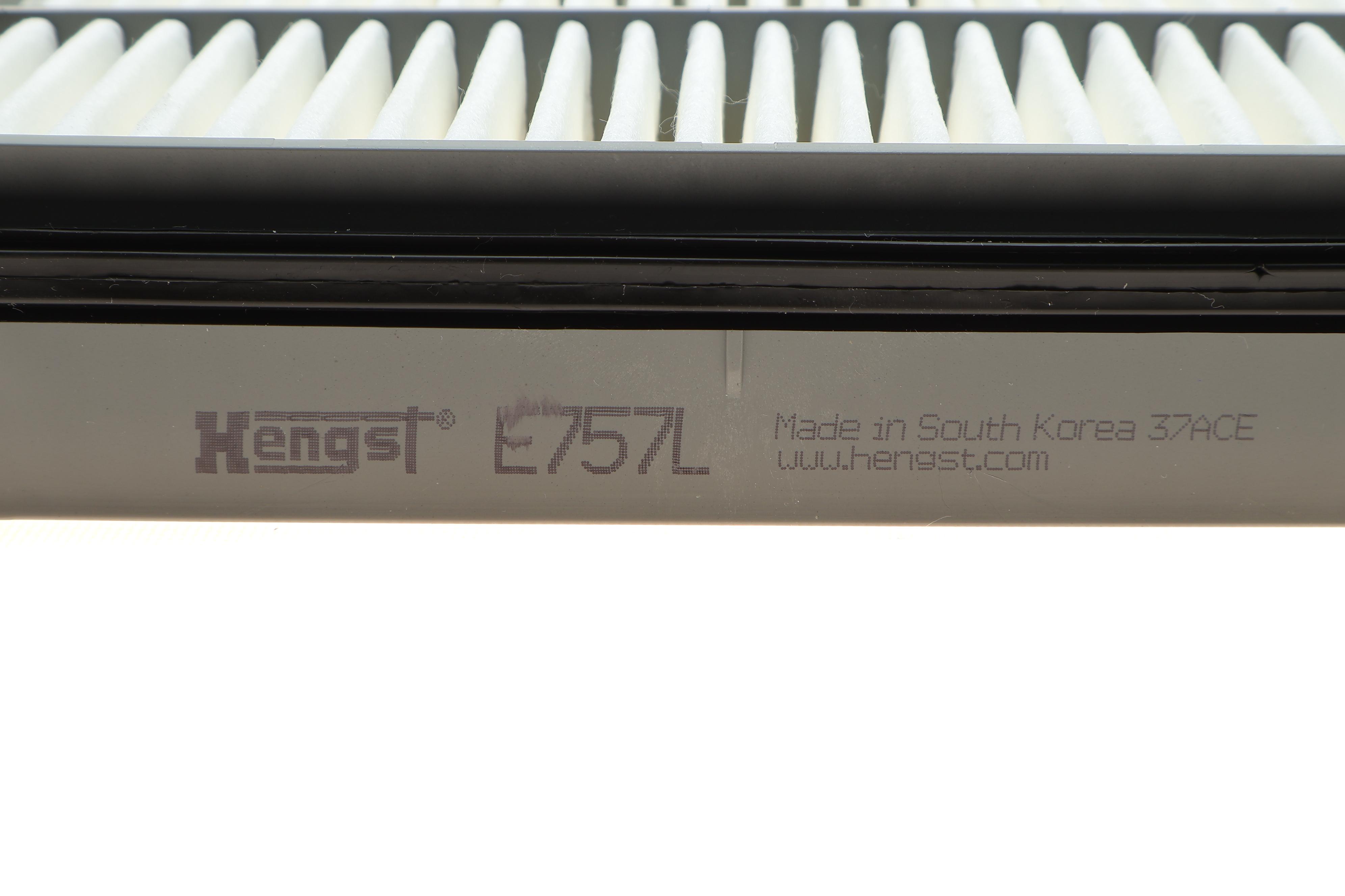 Фільтр повітряний Hyundai Santa Fe I 2.0CRDI/2.7V6 01-09