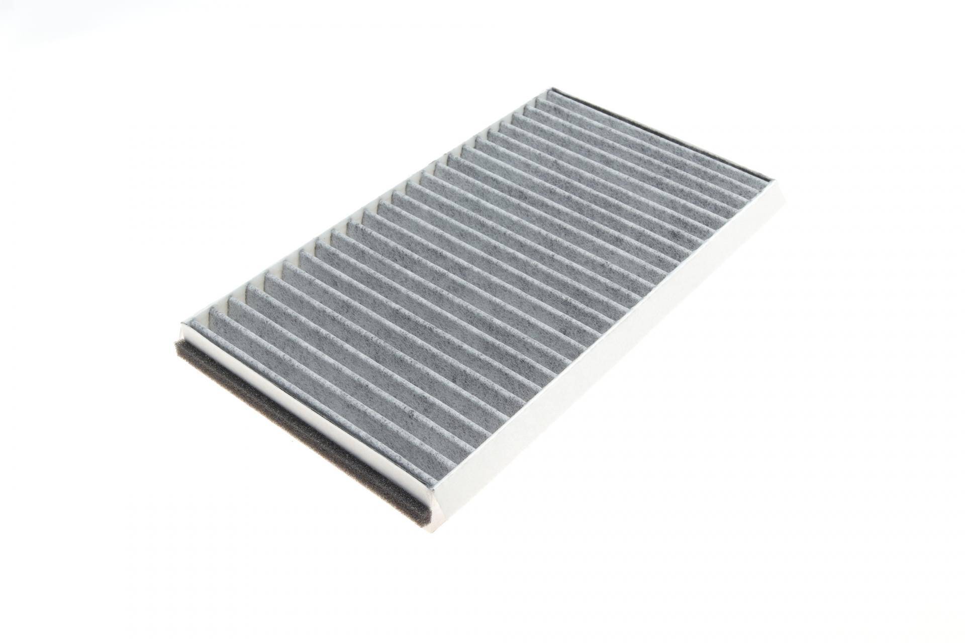 Фільтр салону BMW 5 (E60)/6 (E63) 04-10 (вугільний) (к-кт 2 шт.)