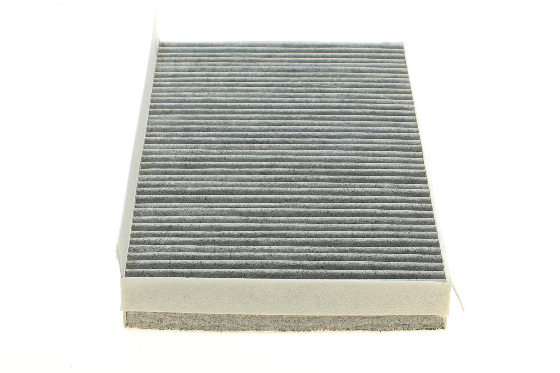 Фільтр салону BMW 5 (E60) 3.0D 01- (вугільний) (к-кт 2 шт.)