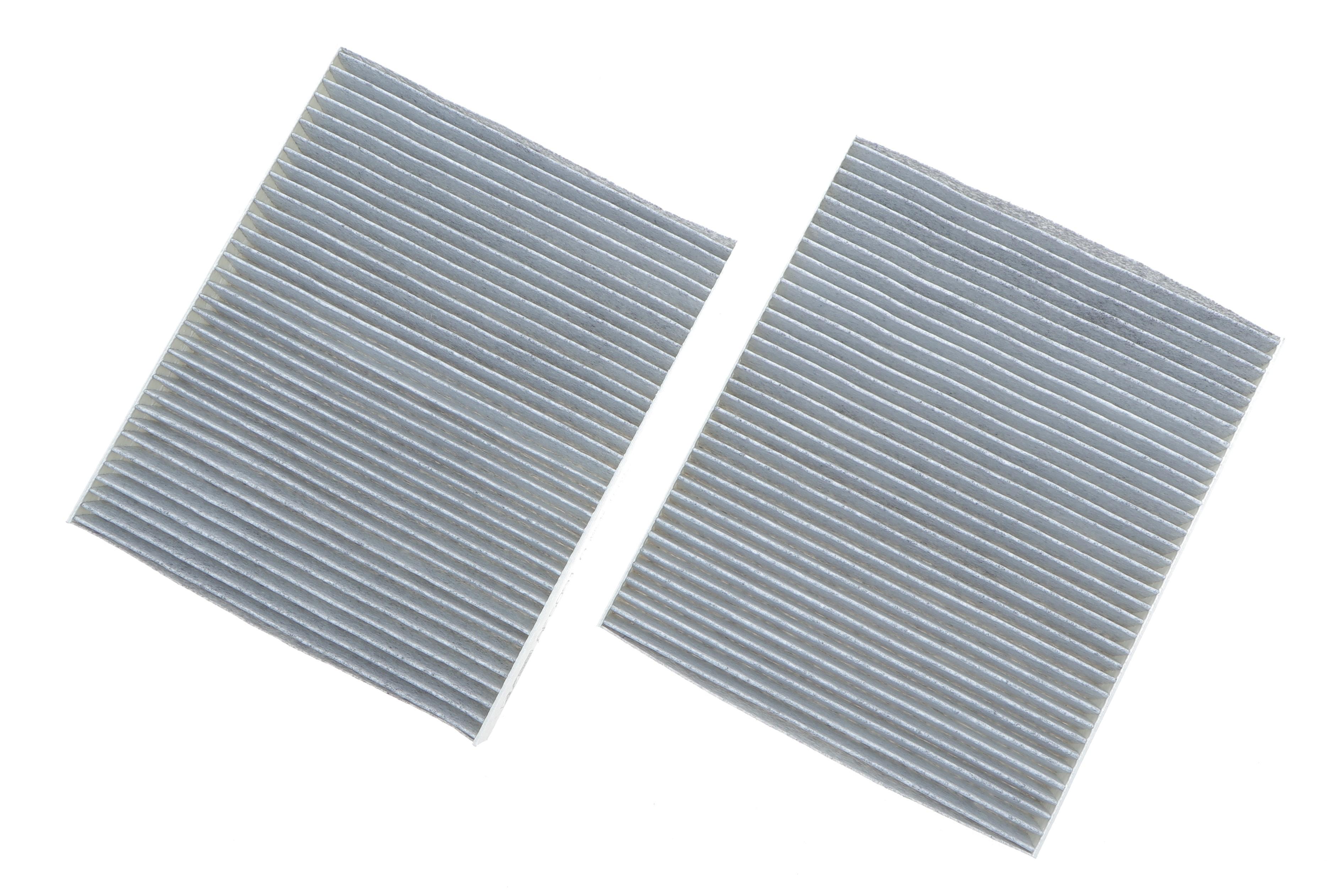 Фільтр салону BMW 5 (F10)/7 (F01) 2.0-6.0 08- (вугільний) (к-кт 2 шт.)