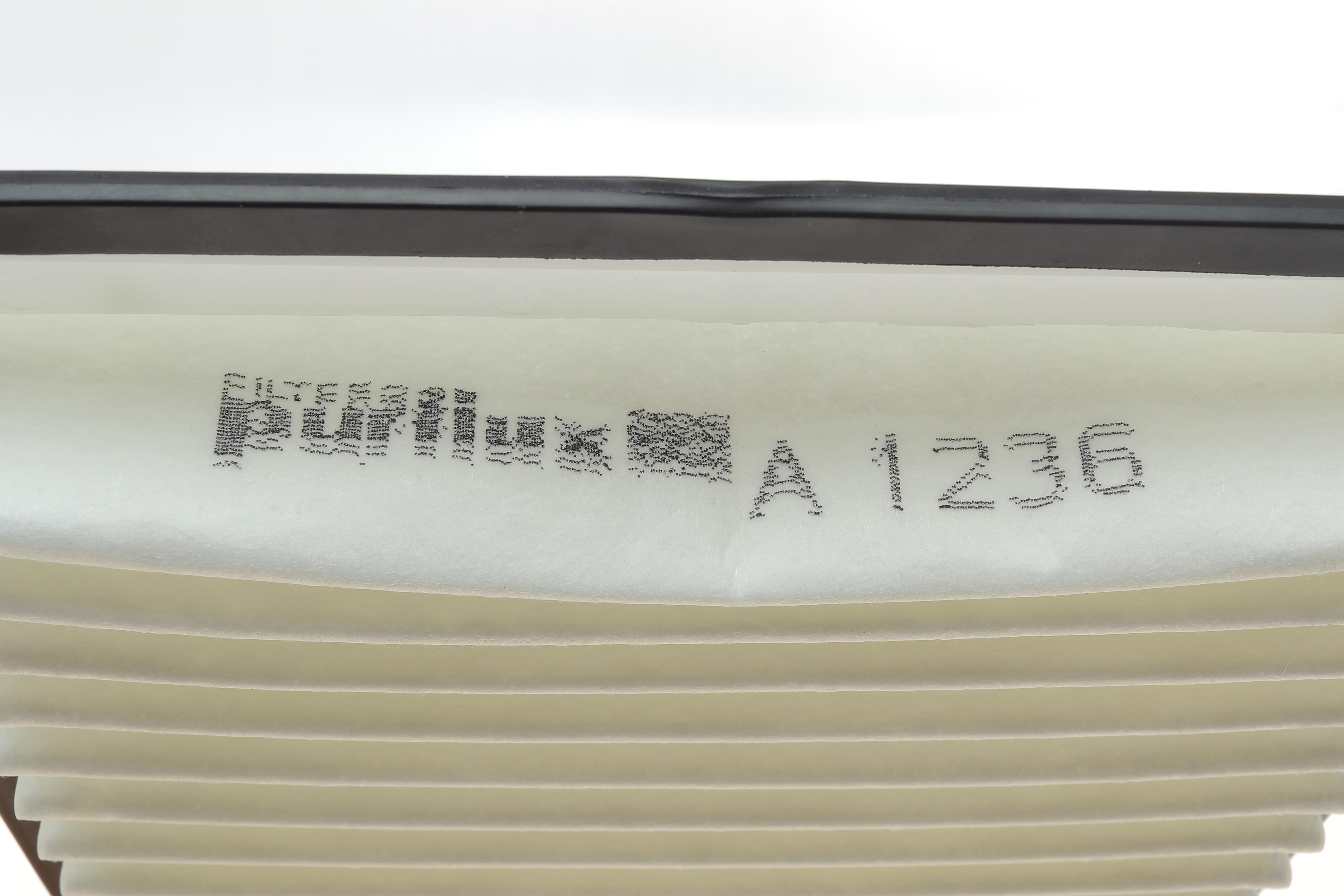 Фільтр повітряний Mazda 3 1.4/1.6i 03-15