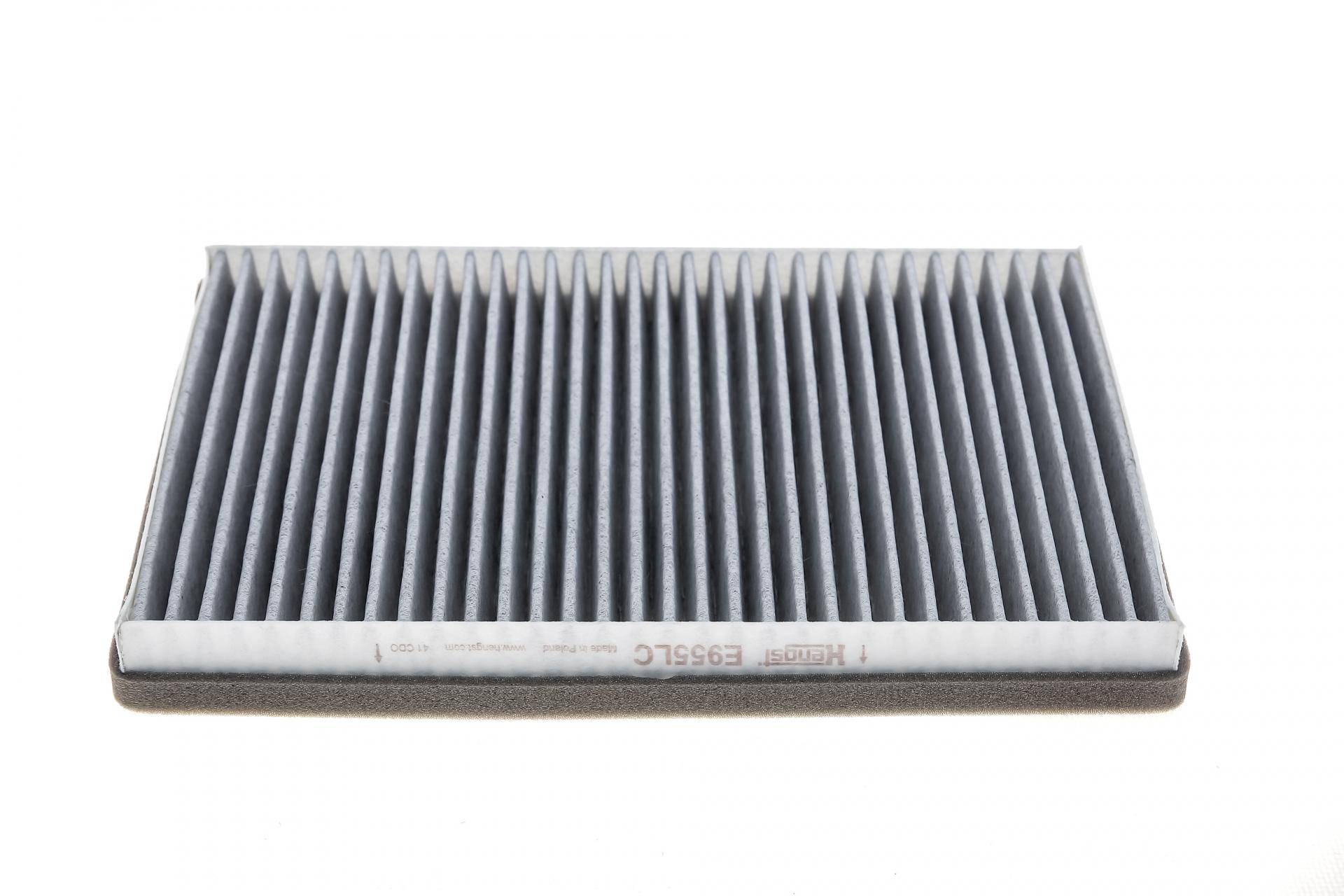 Фільтр салону Audi A4/A6 1.6-4.2 97- (вугільний)