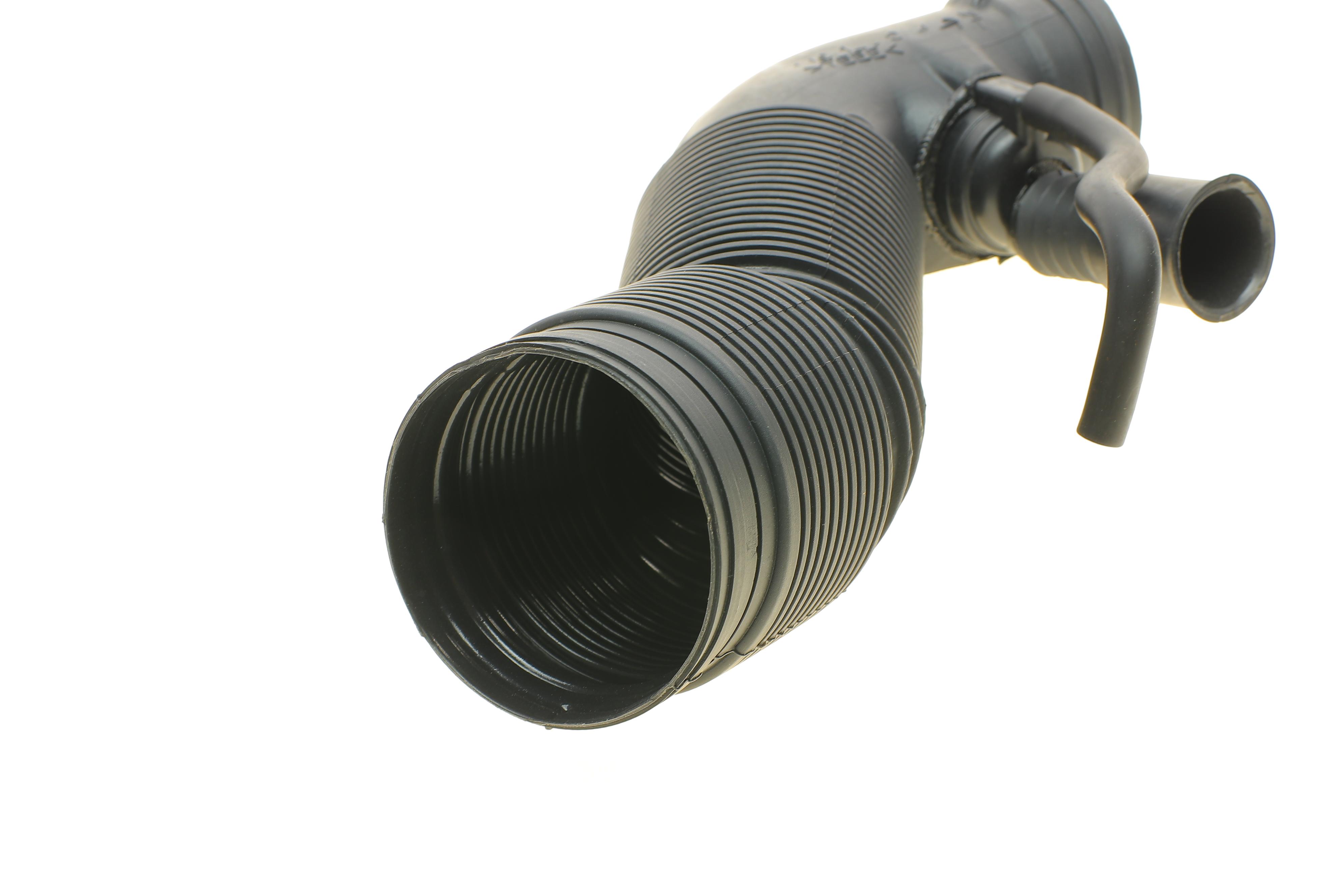 Патрубок фільтра повітряного Skoda Octavia/ VW Golf IV 1.6 00-06