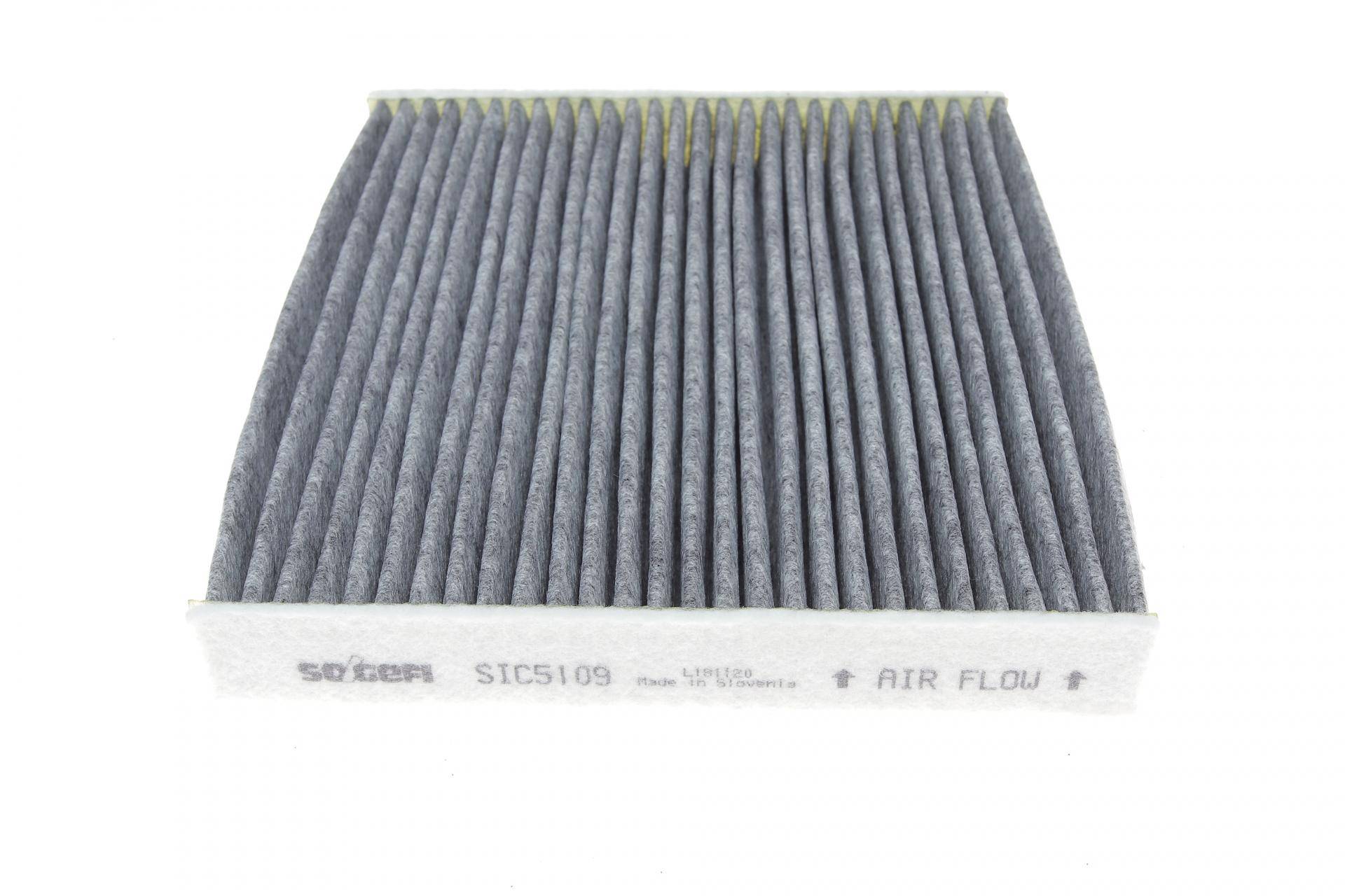 Фільтр салону Toyota Auris/Yaris 05- (вугільний)