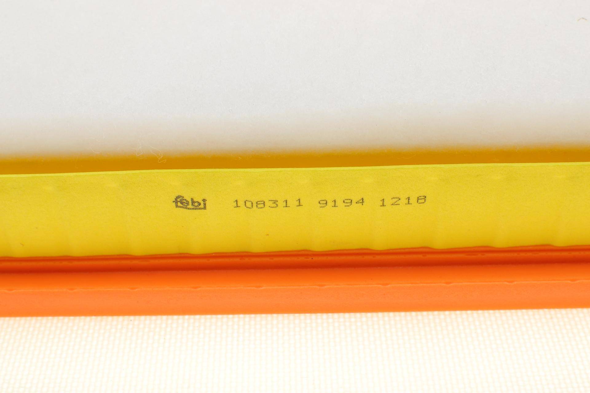 Фільтр повітряний Opel Insignia A 1.4-2.8 08-17