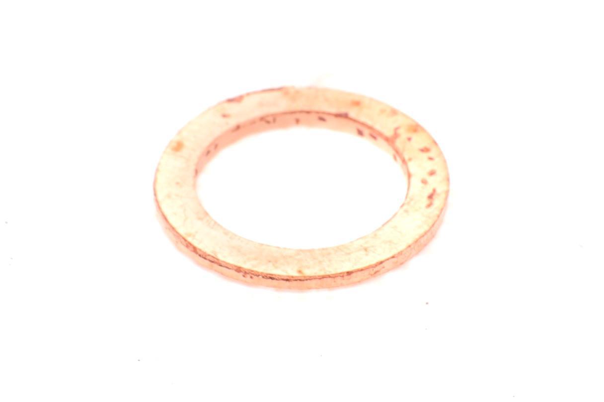 Фільтр масляний BMW 3 (E36/ E46)/ 5 (E39/ E60/ E61)/ 7 (E38/ E65/ E66/ E67)/ X5 (E53) 97-10