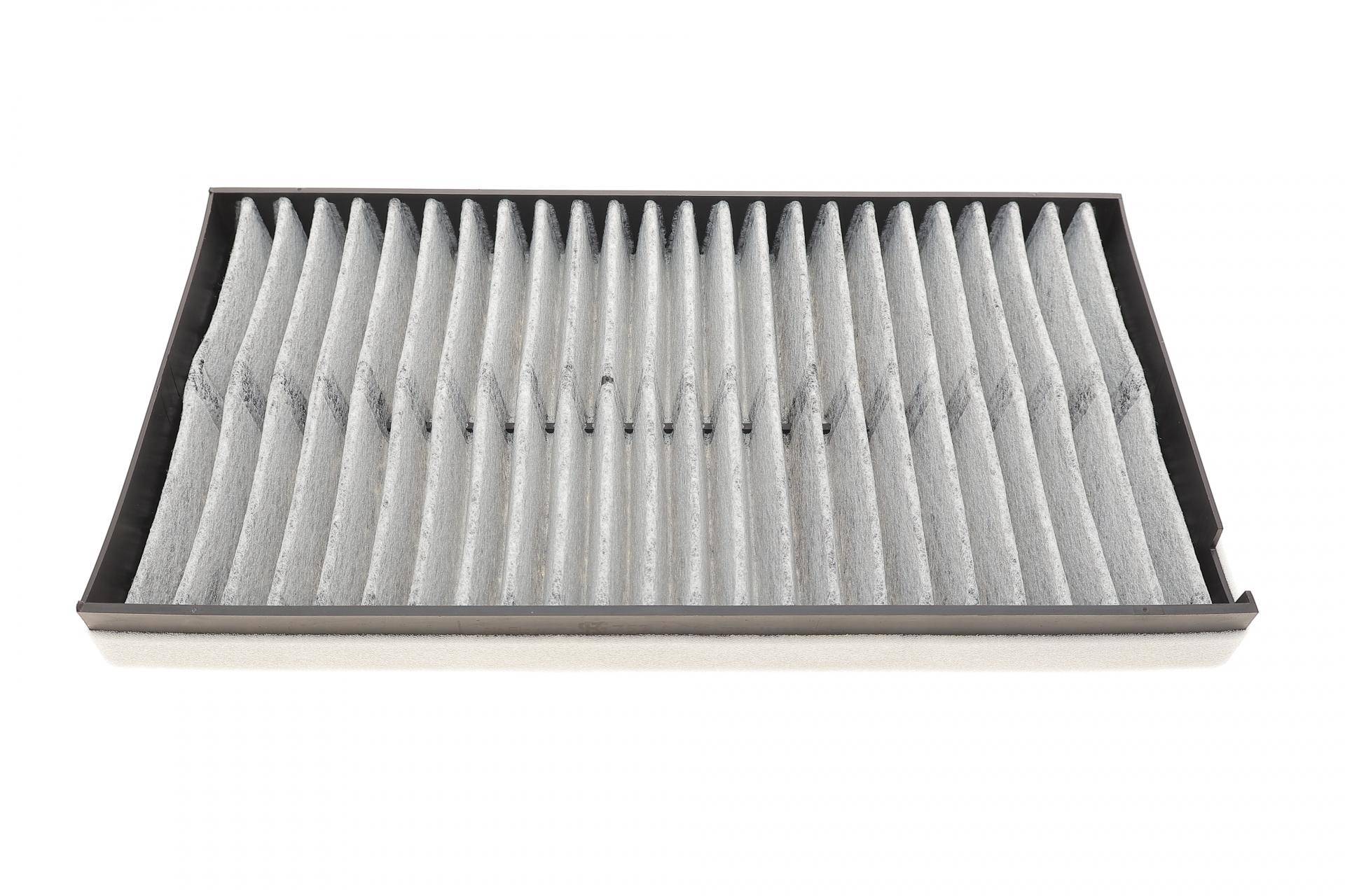 Фільтр салону BMW 5 (E60)/6 (E63) 04-10 (вугільний) (к-кт 2 шт.)