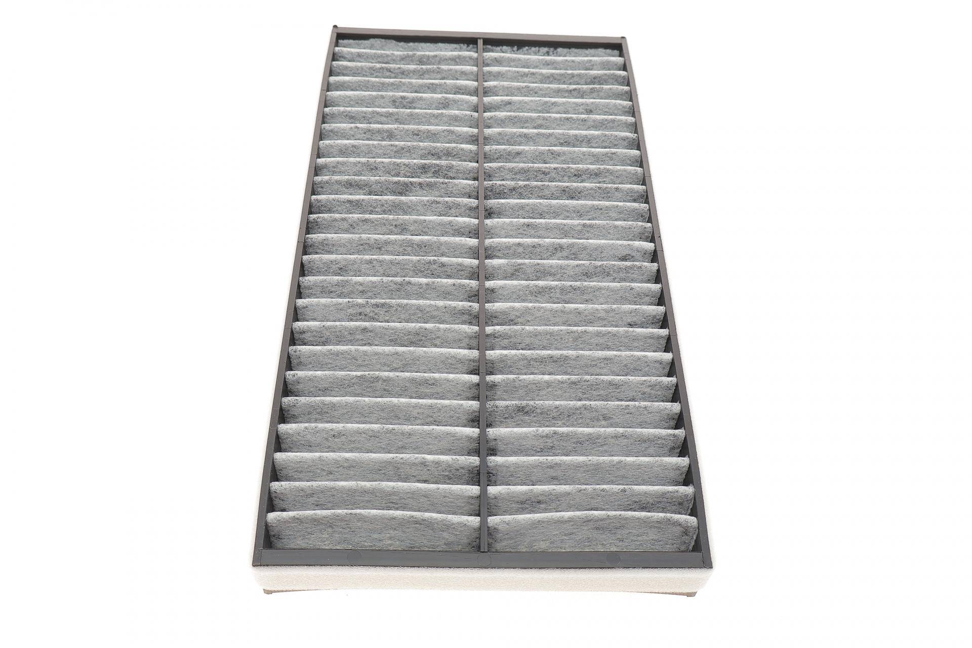 Фільтр салону BMW 5 (E60)/6 (E63) 04-10 (вугільний) (к-кт 2 шт.)