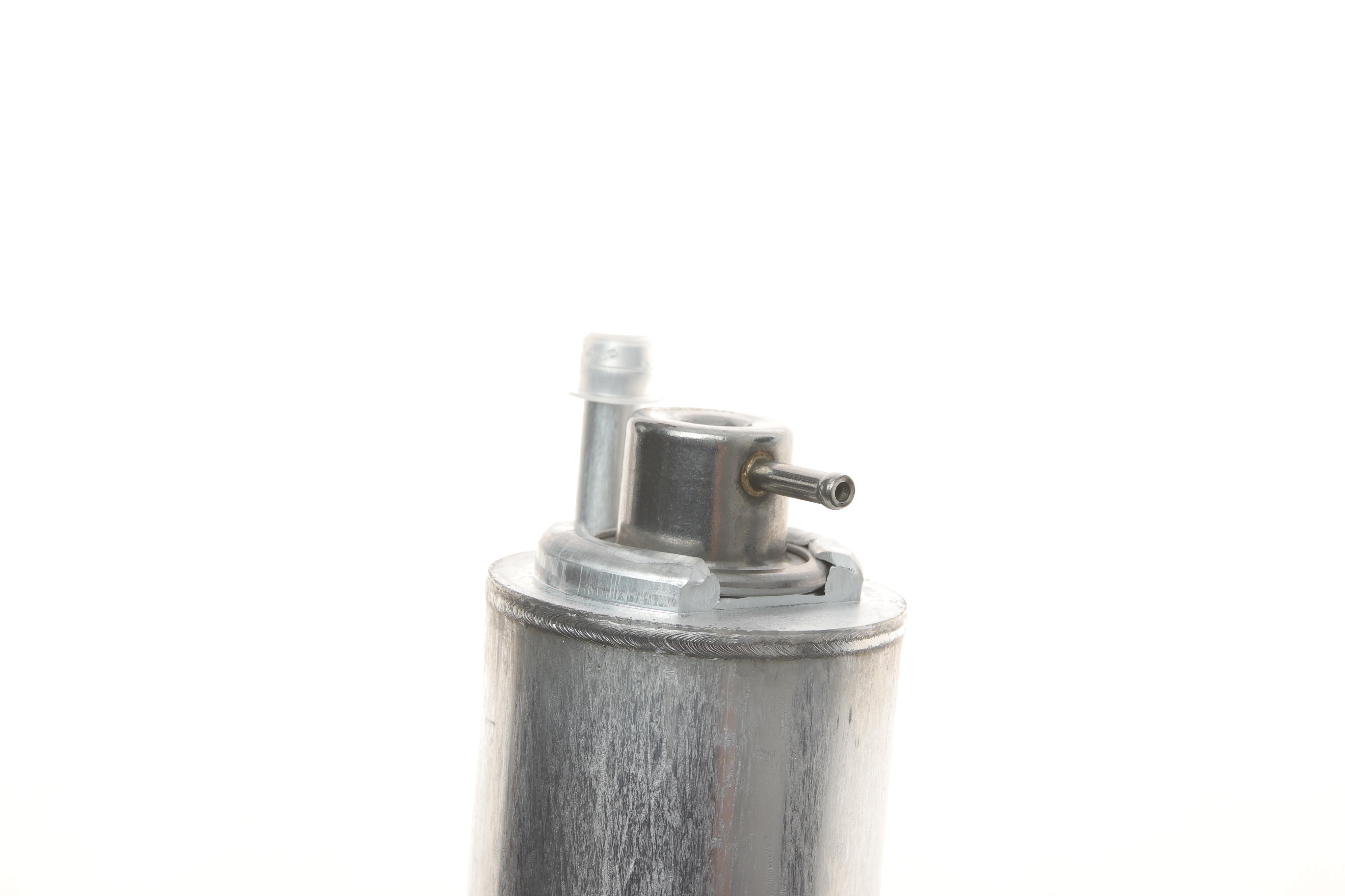 Фільтр паливний BMW 5 (E39)/7 (E38)/X5 (E53) 2.2-4.6 96-10