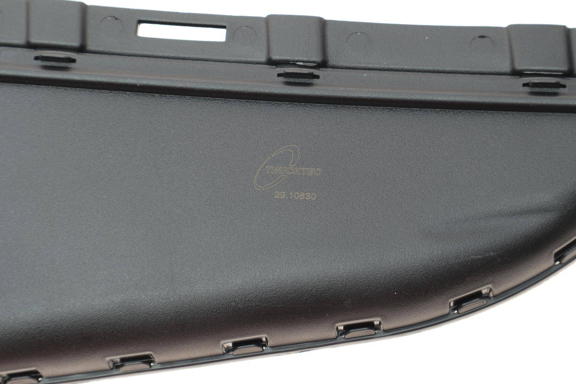 Патрубок фільтра повітряного MB A-class (W176)/B-class (W246/W242) 11-18