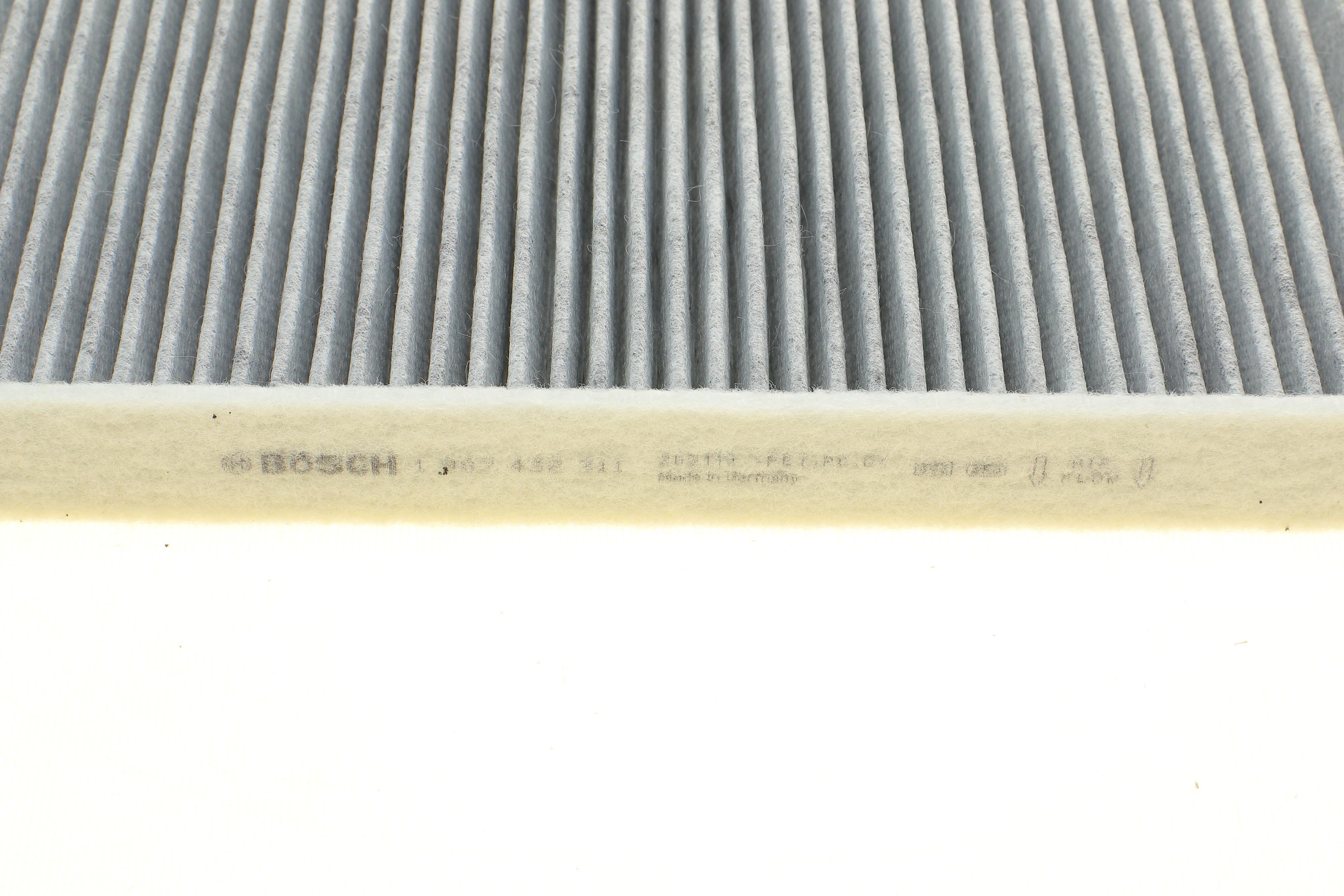 Фільтр салону Citroen C5/Peugeot 407 04- (вугільний)