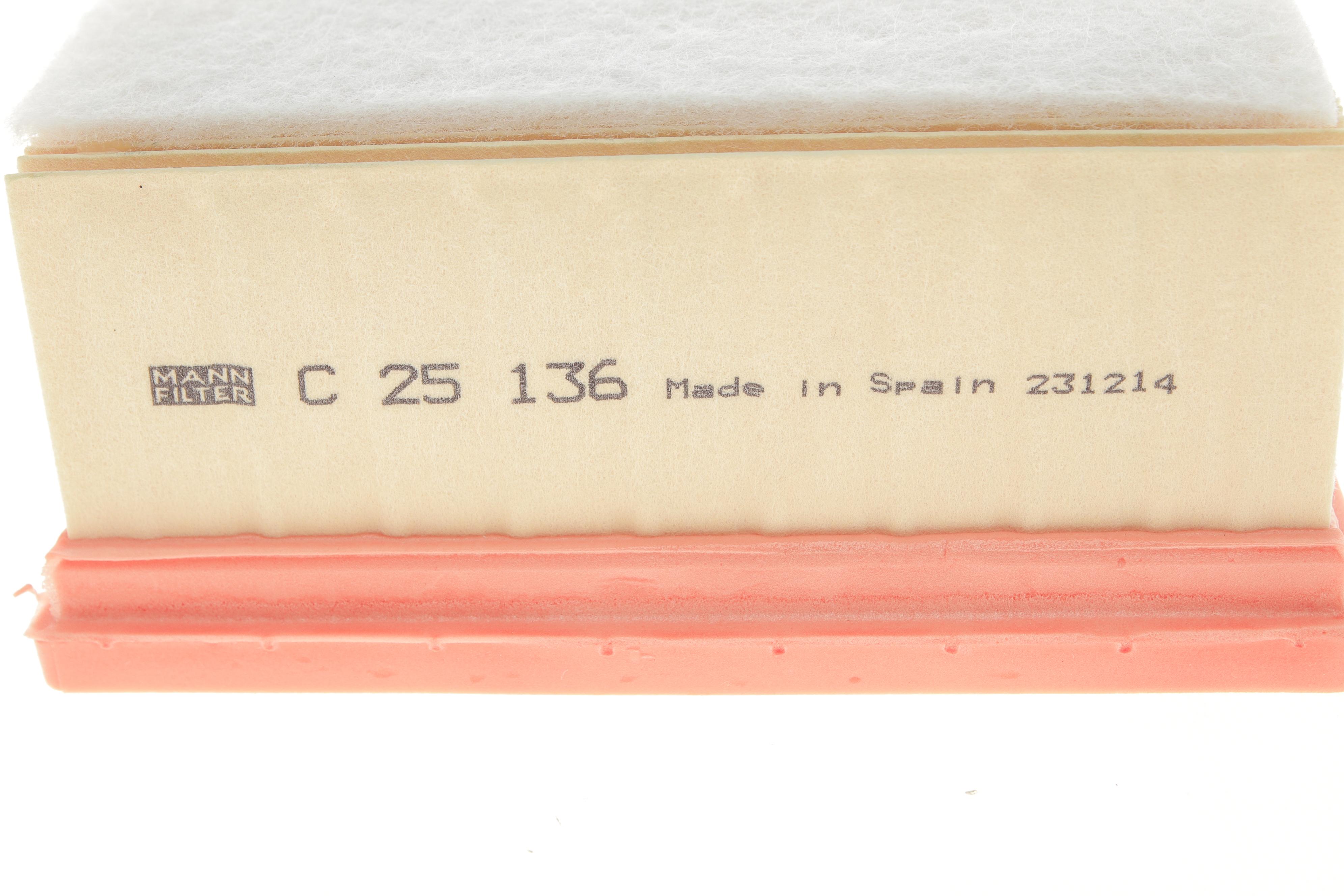 Фільтр повітряний Citroen C4 04-11/Peugeot 307 2.0HDI 00-09