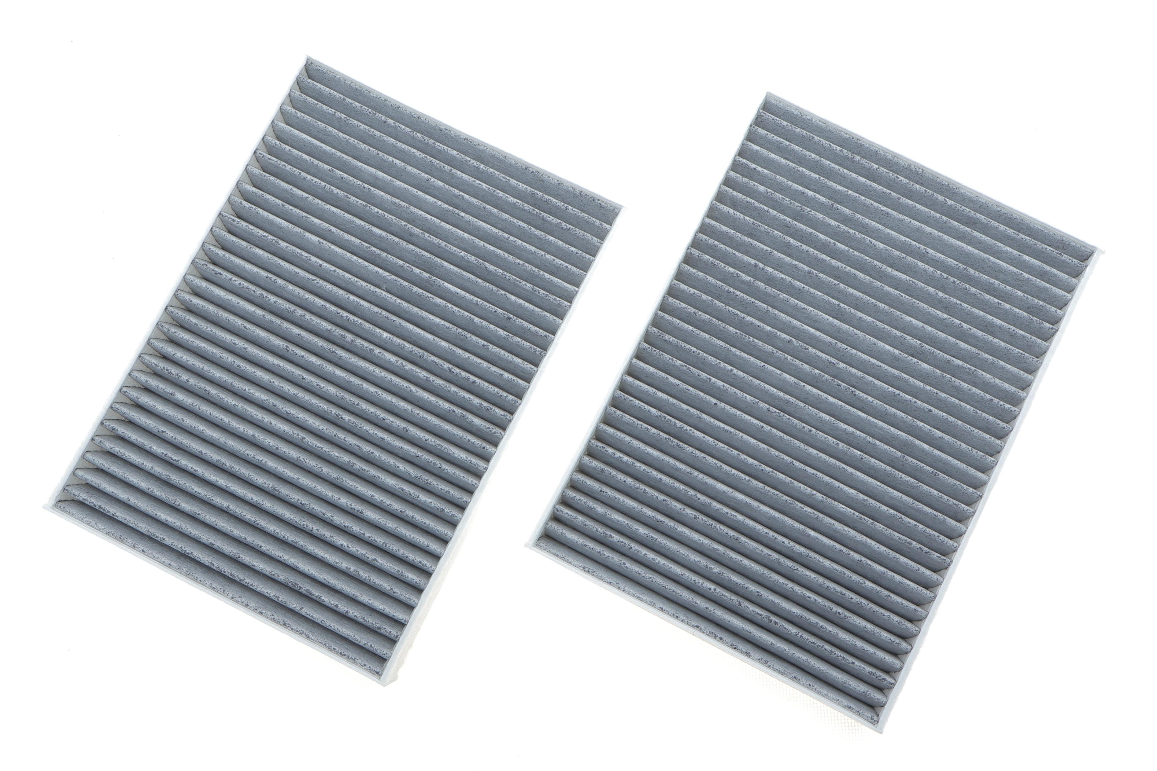 Фільтр салону BMW 5 (G30/F90)/7 (G11/G12) 15- (вугільний) (к-кт 2 шт.)