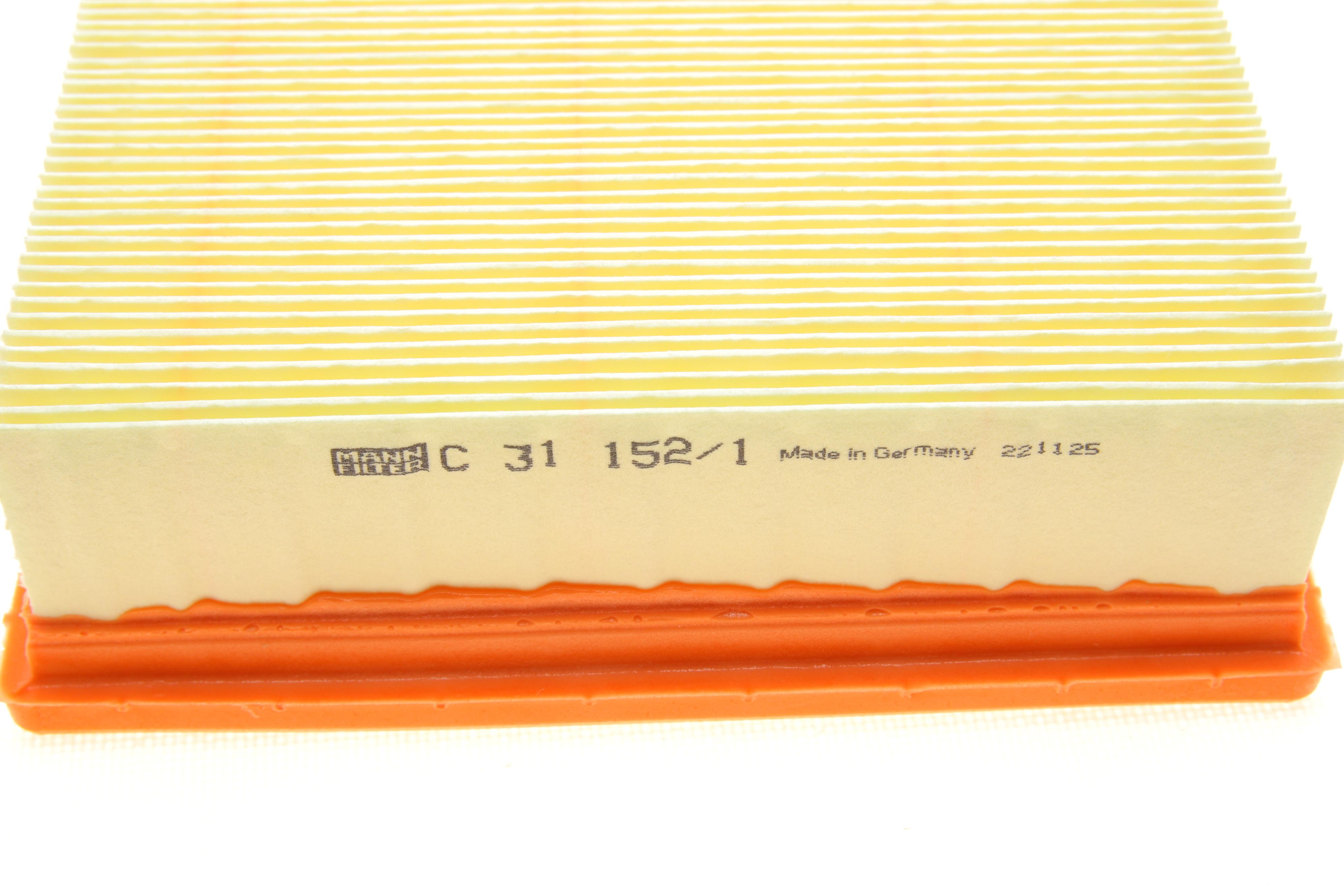 Фільтр повітряний Audi 80/90/100/200/A6/VW Passat 1.6-2.8/1.9TDI 88-97/Golf 1.6TD/1.8GTI 83-91