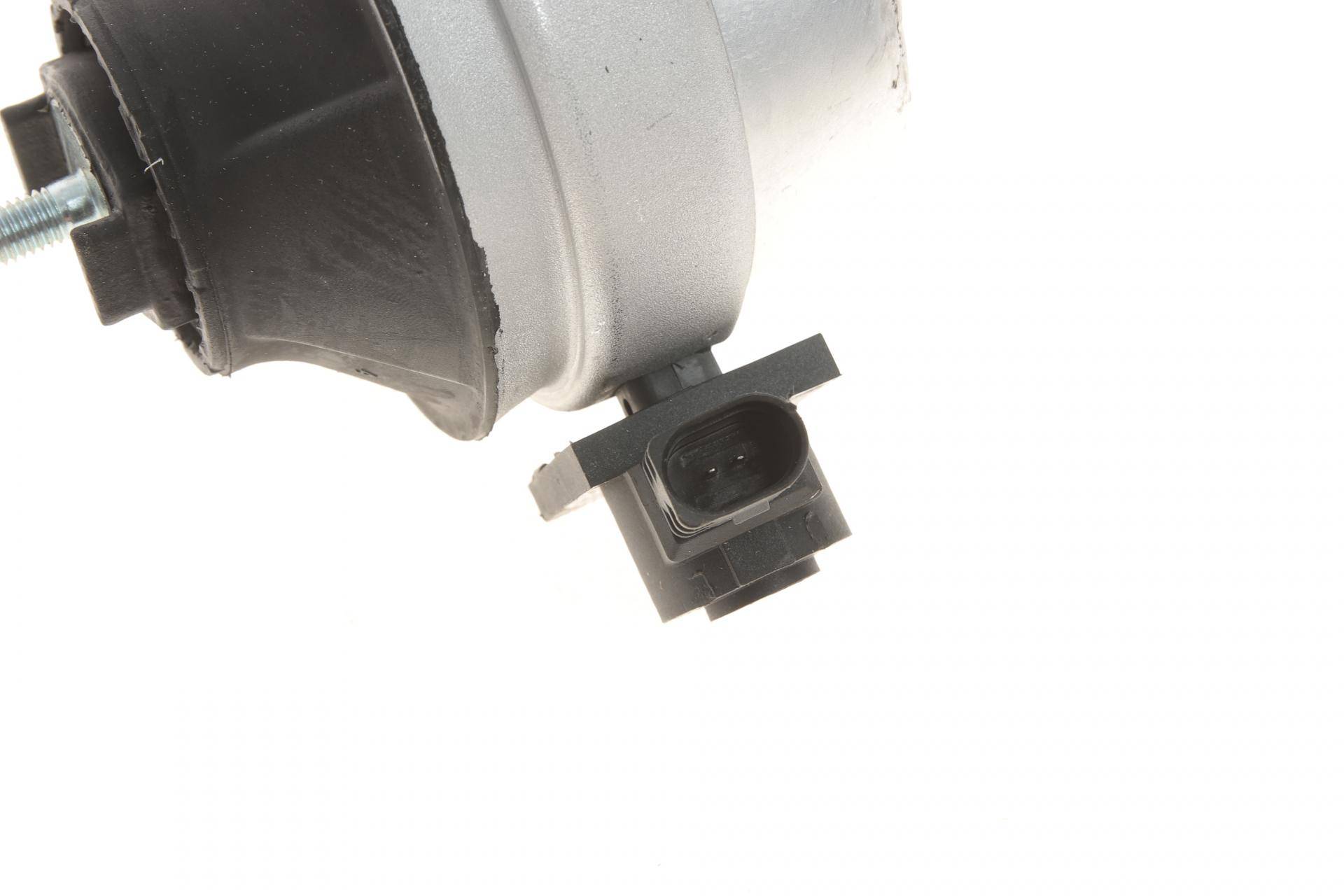 Подушка двигуна Audi A4/A6/ VW Passat 2.5 TDI 97-05