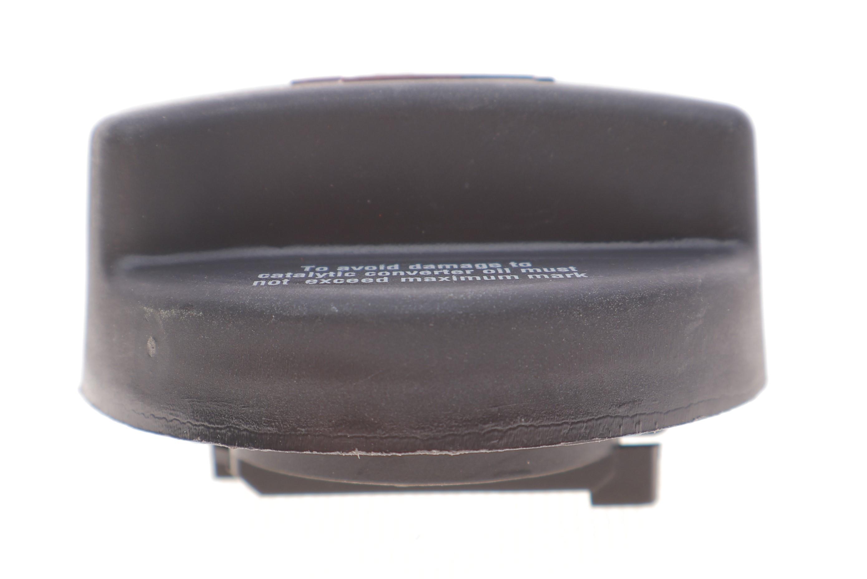 Кришка горловини маслозаливної VW Caddy/Crafter/LT 28-46/T2/T3 83-16