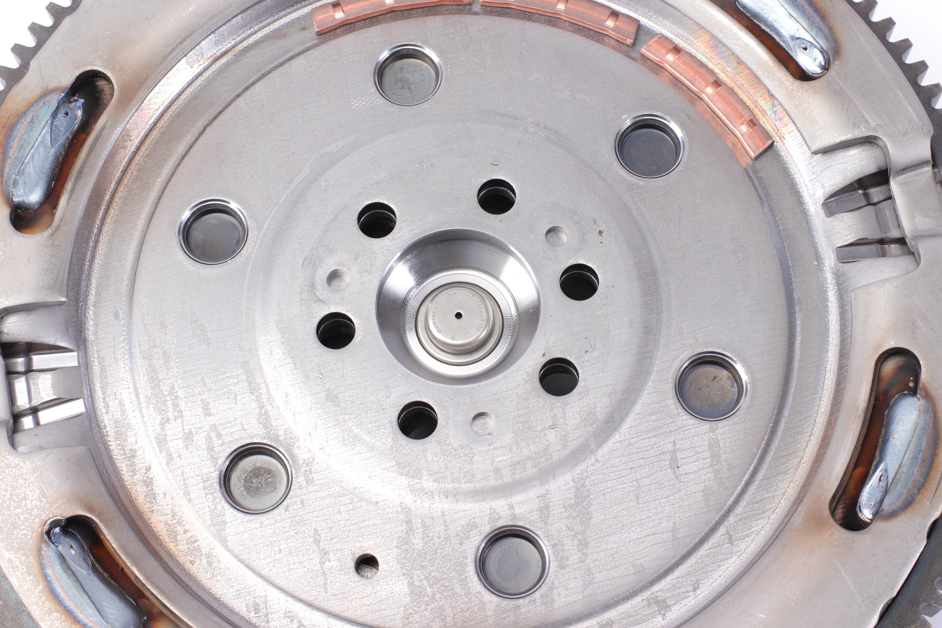 Демпфер зчеплення VW Crafter 2.0TDI 11- (80-105kw) CKTB, CSLA, CSLB, CKTC