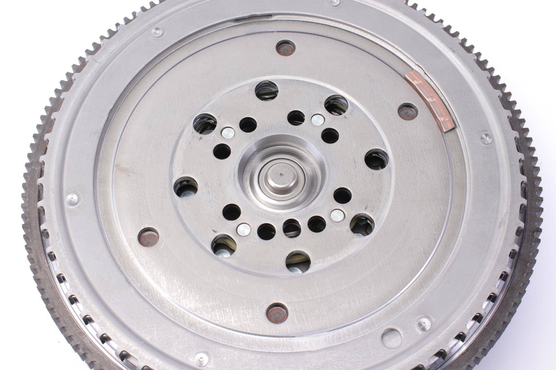 Демпфер зчеплення MB Sprinter 906 (OM642) 3.0CDI 06-, 135/140kw