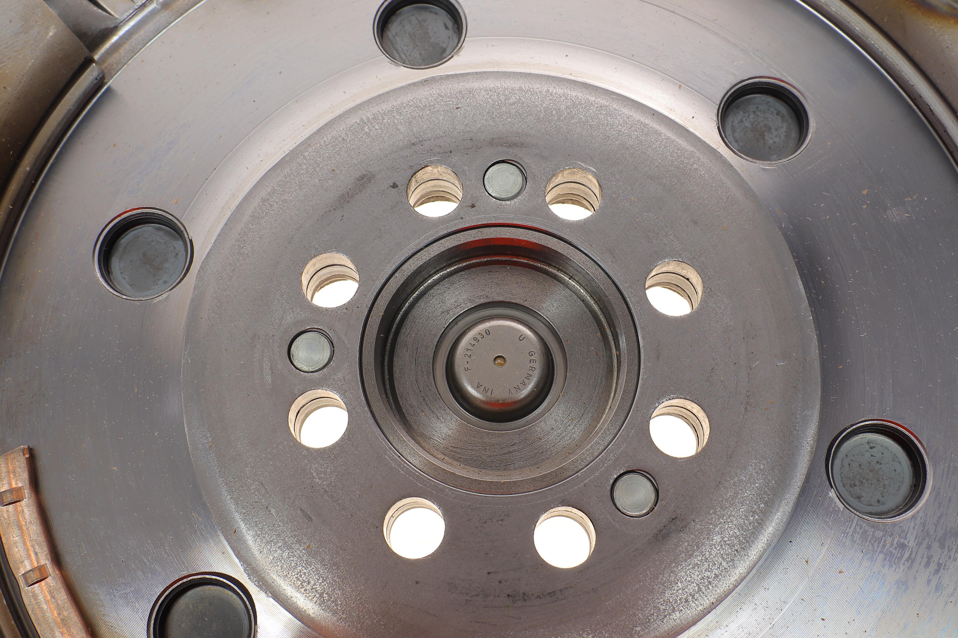 Демпфер зчеплення VW Crafter 2.5TDI 06-13 (65-100kw) BJJ, BJK, BJL