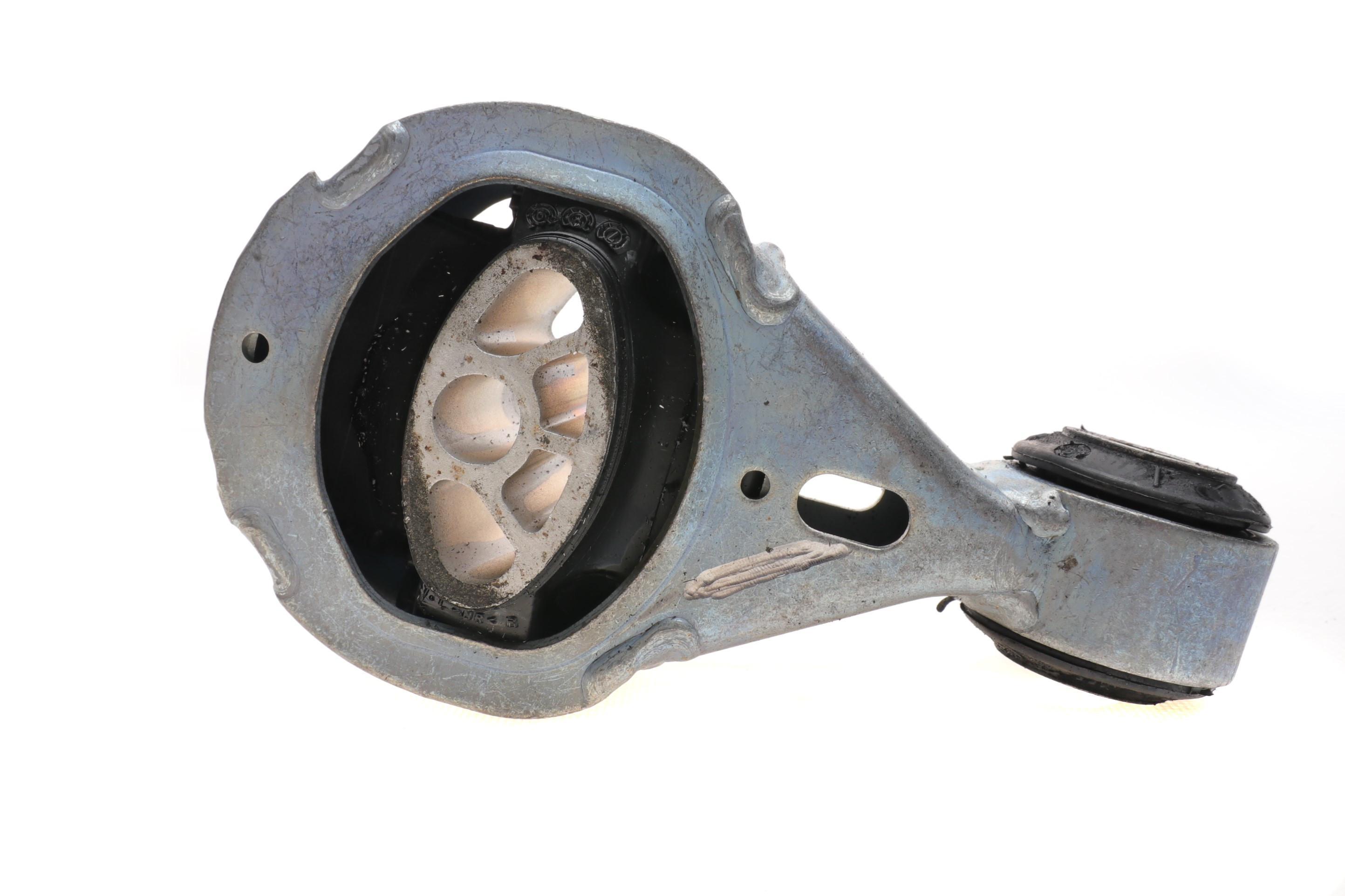 Подушка двигуна (нижня) Renault Megane III 1.4/2.0 TCe 10- (косточка)