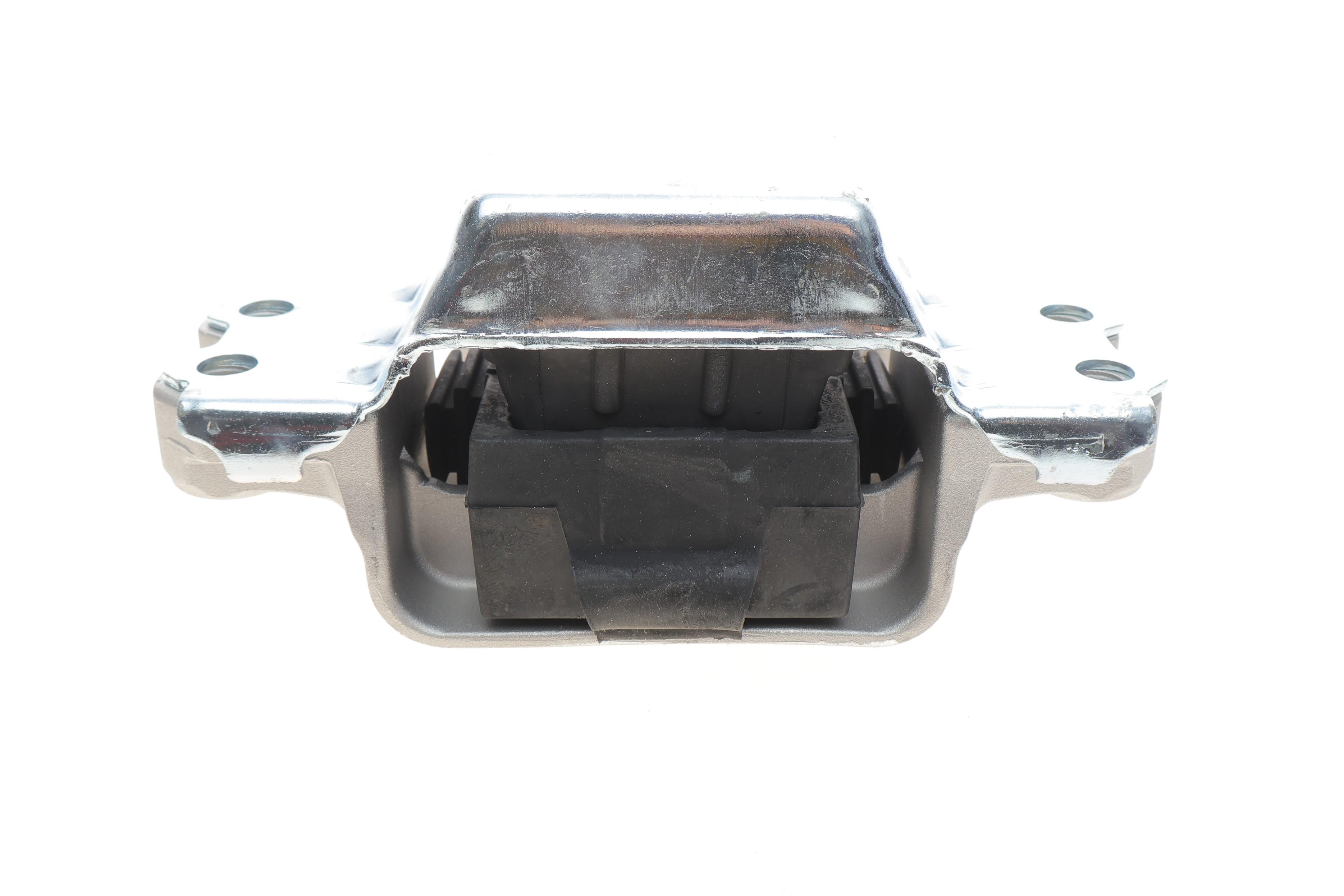 Подушка двигуна (L) VW Caddy III 1.6TDI 04-