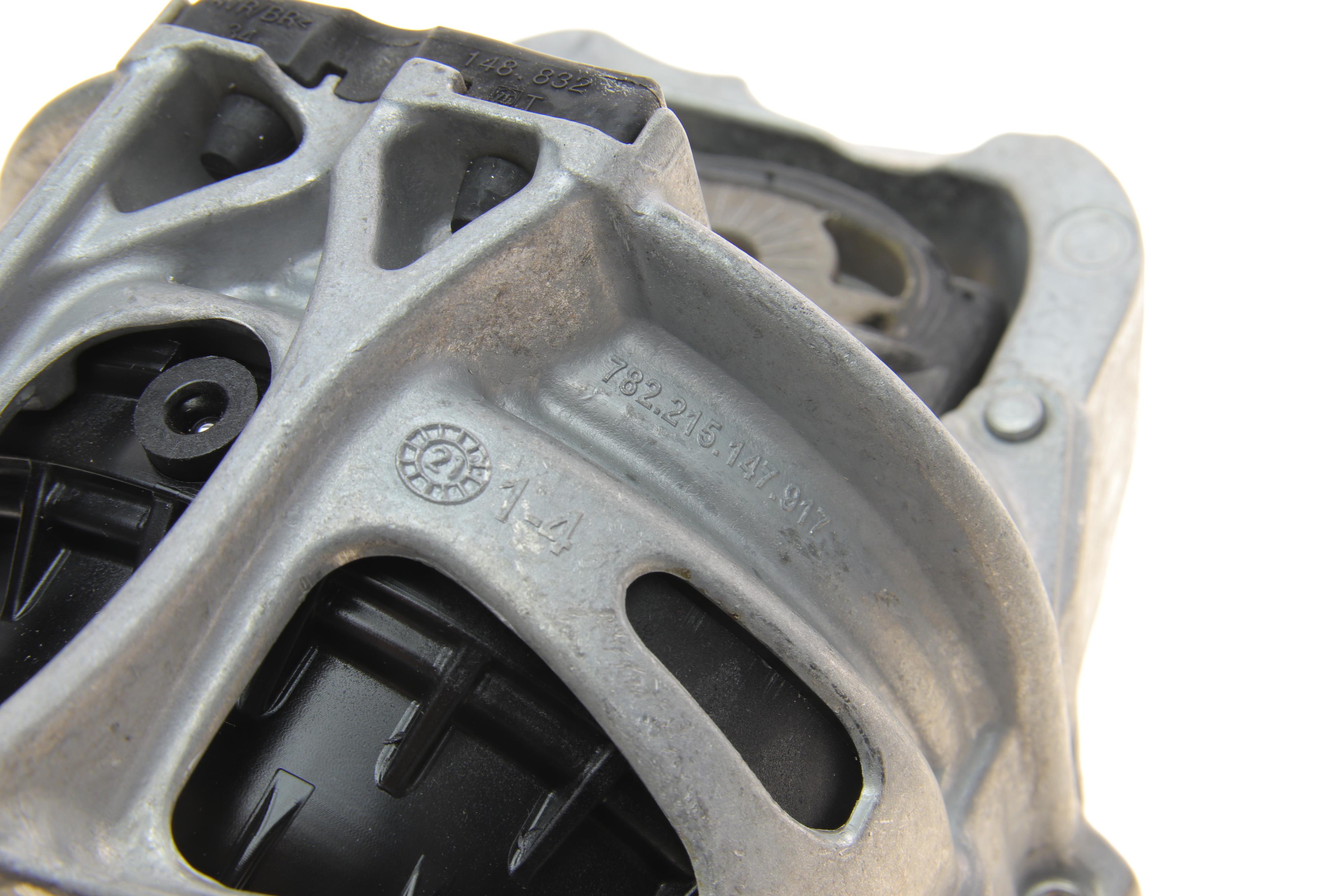 Подушка двигуна (R) Audi Q7/VW Touareg 15-