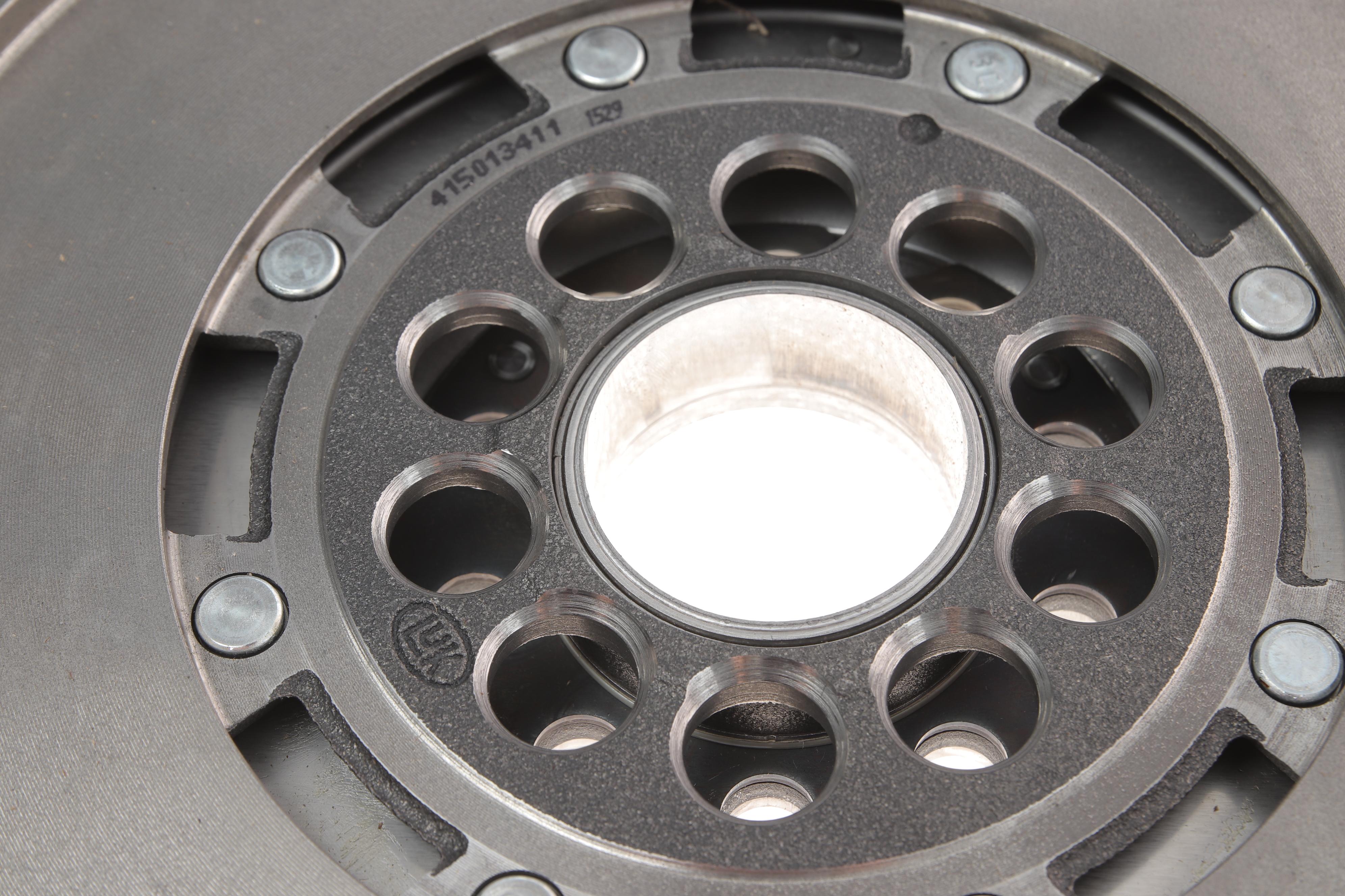 Демпфер зчеплення Volvo C30/C70/S40/S60/S80/V40/V50/V70 95-12