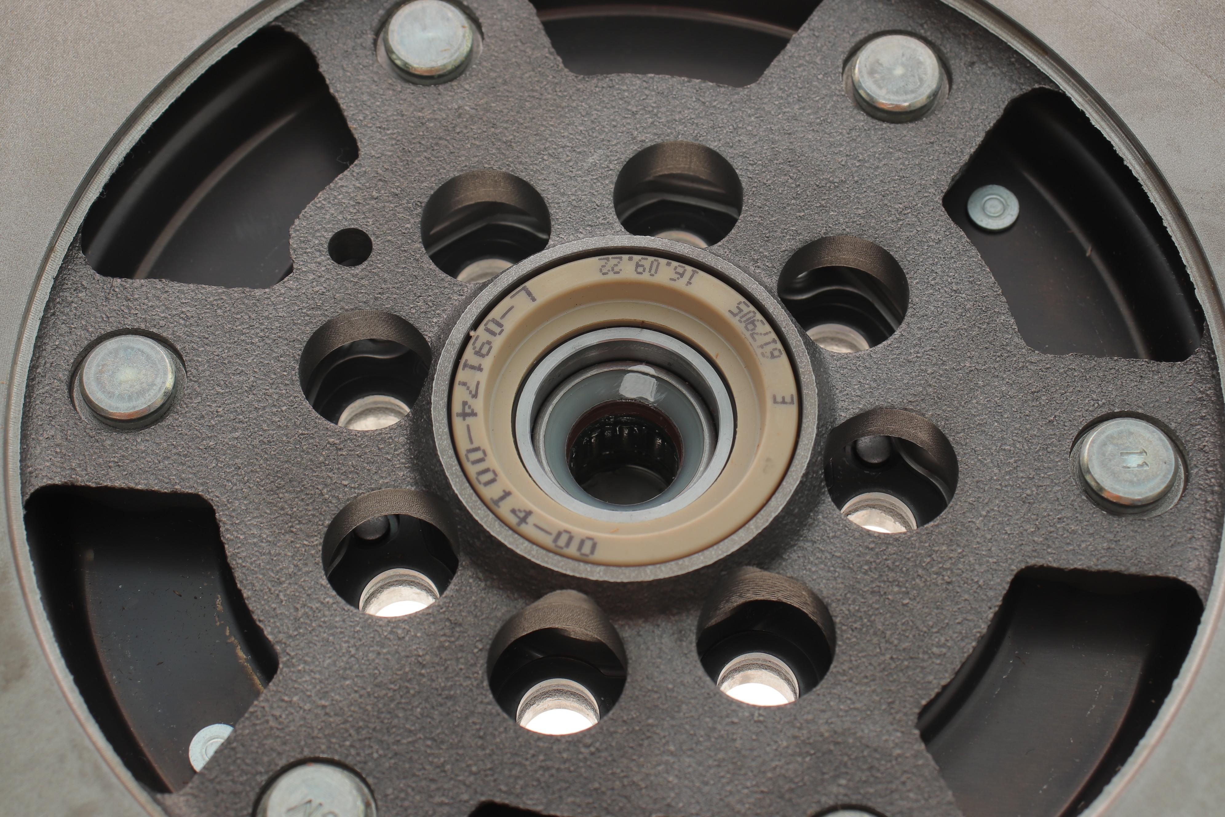 Демпфер зчеплення VW Passat (3B3) 2.5TDI, 10/00 - 12/05, 110/120/132kw