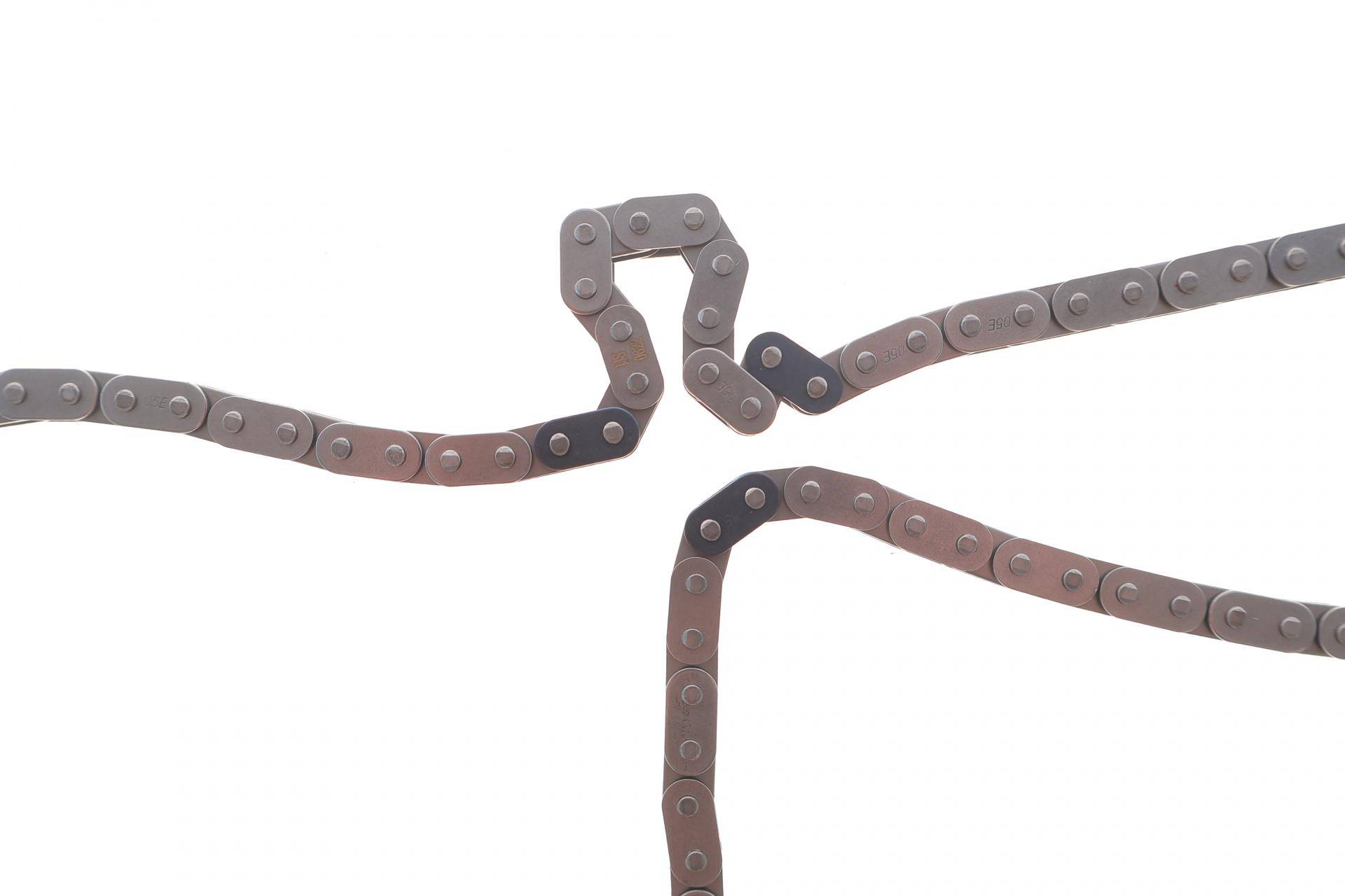 Комплект ланцюга ГРМ Citroen C1/Peugeot 107 1.0i 05- (ланцюг, натяжник, шестерня)