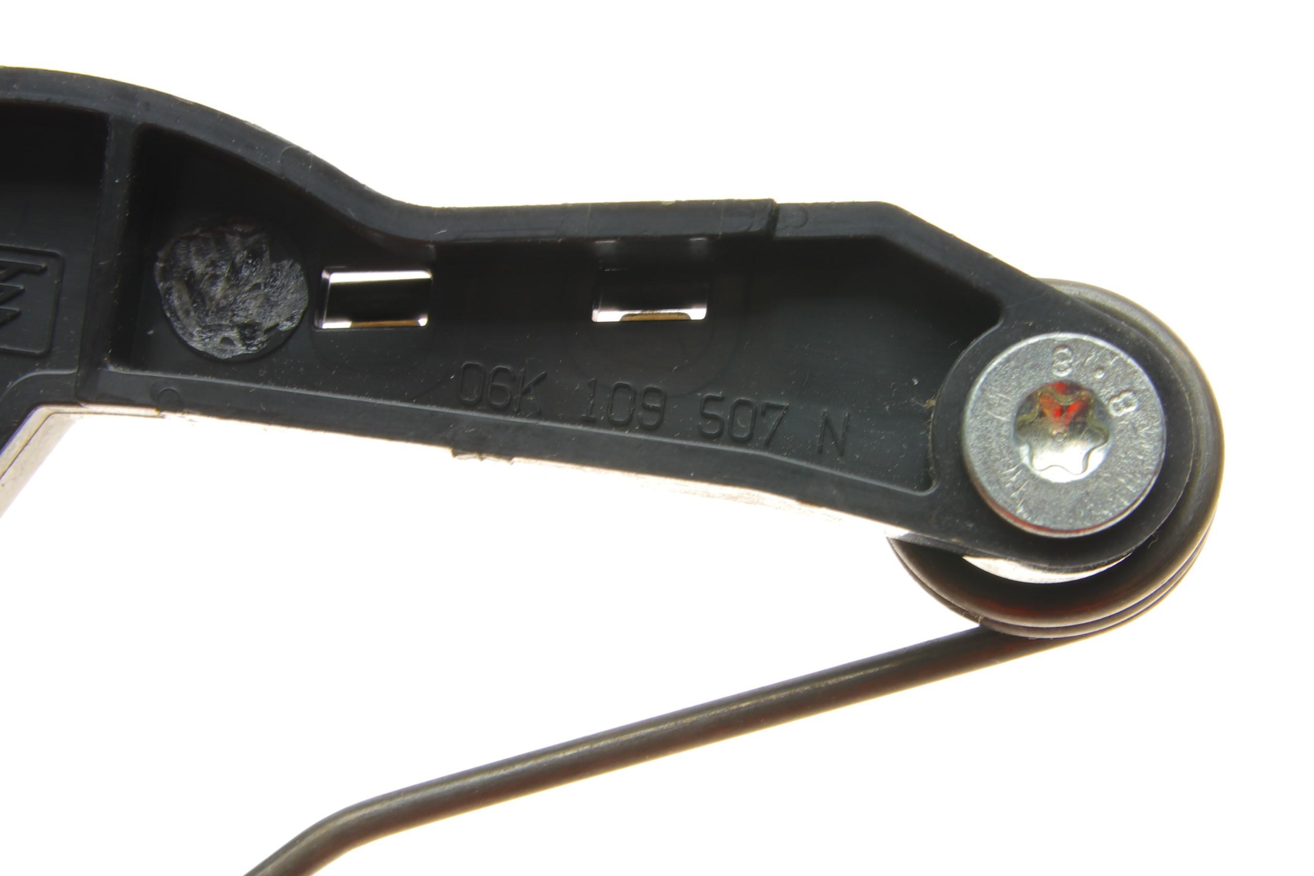 Планка заспокоювача ланцюга насосу масляного VW Passat 1.8/2.0TSI 15- (OE VAG)