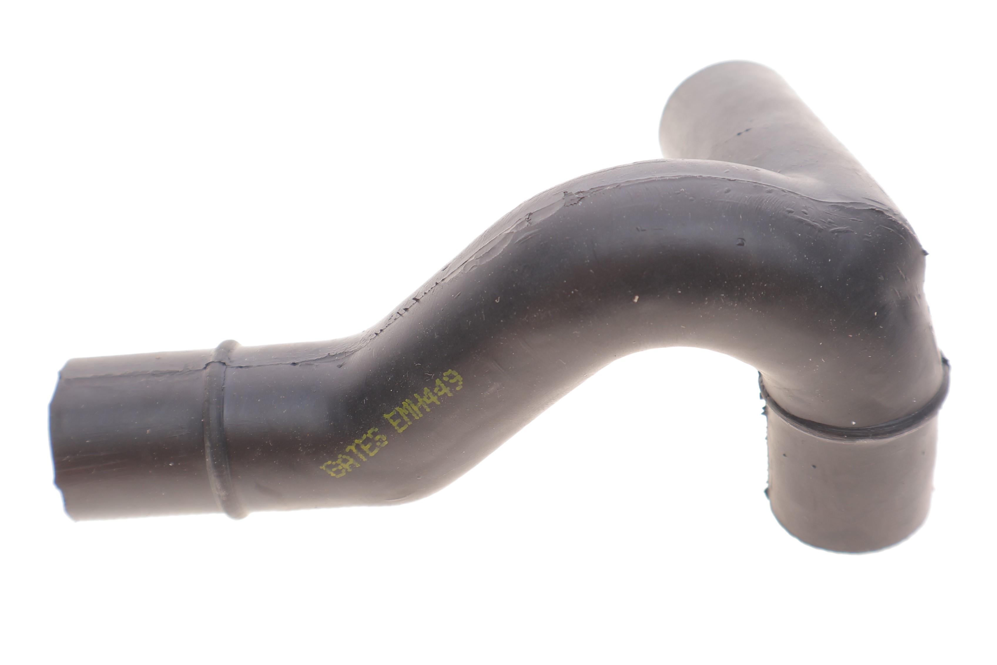 Патрубок вентиляції картера Audi 80 1.6/2.0/2.3/VW Golf III 1.8 91-97