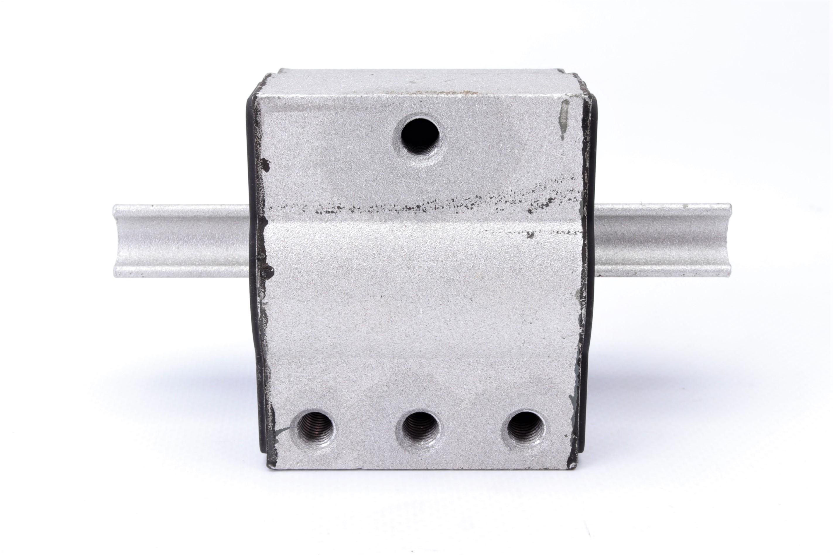 Подушка КПП MB Sprinter (901/902/903/904)/C (W203)/204)/E (W210/211/212)/S (W220) 95- (ззаду)