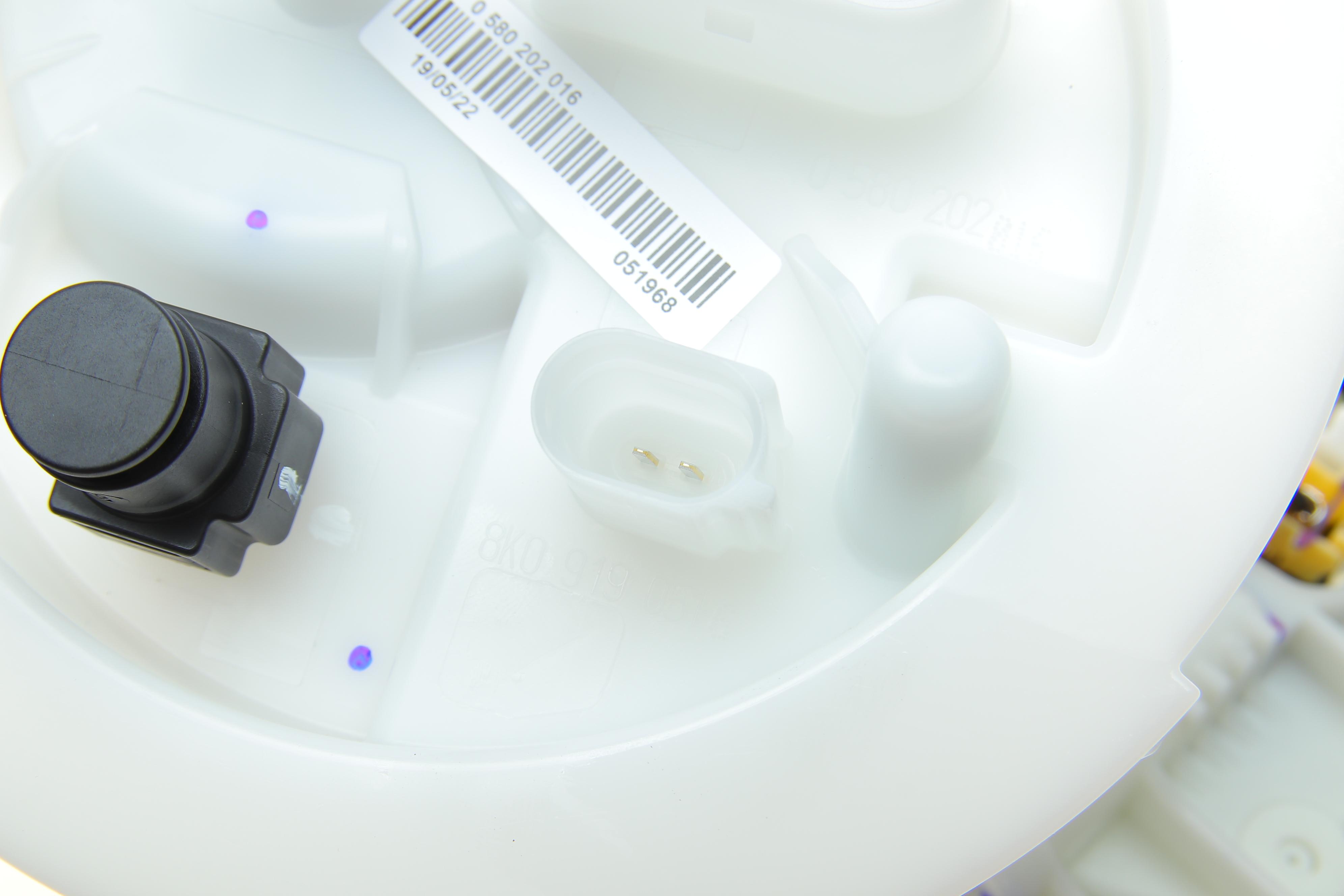 Насос паливний в бак Audi A4/A5/VW Golf IV 97-17 (електро)