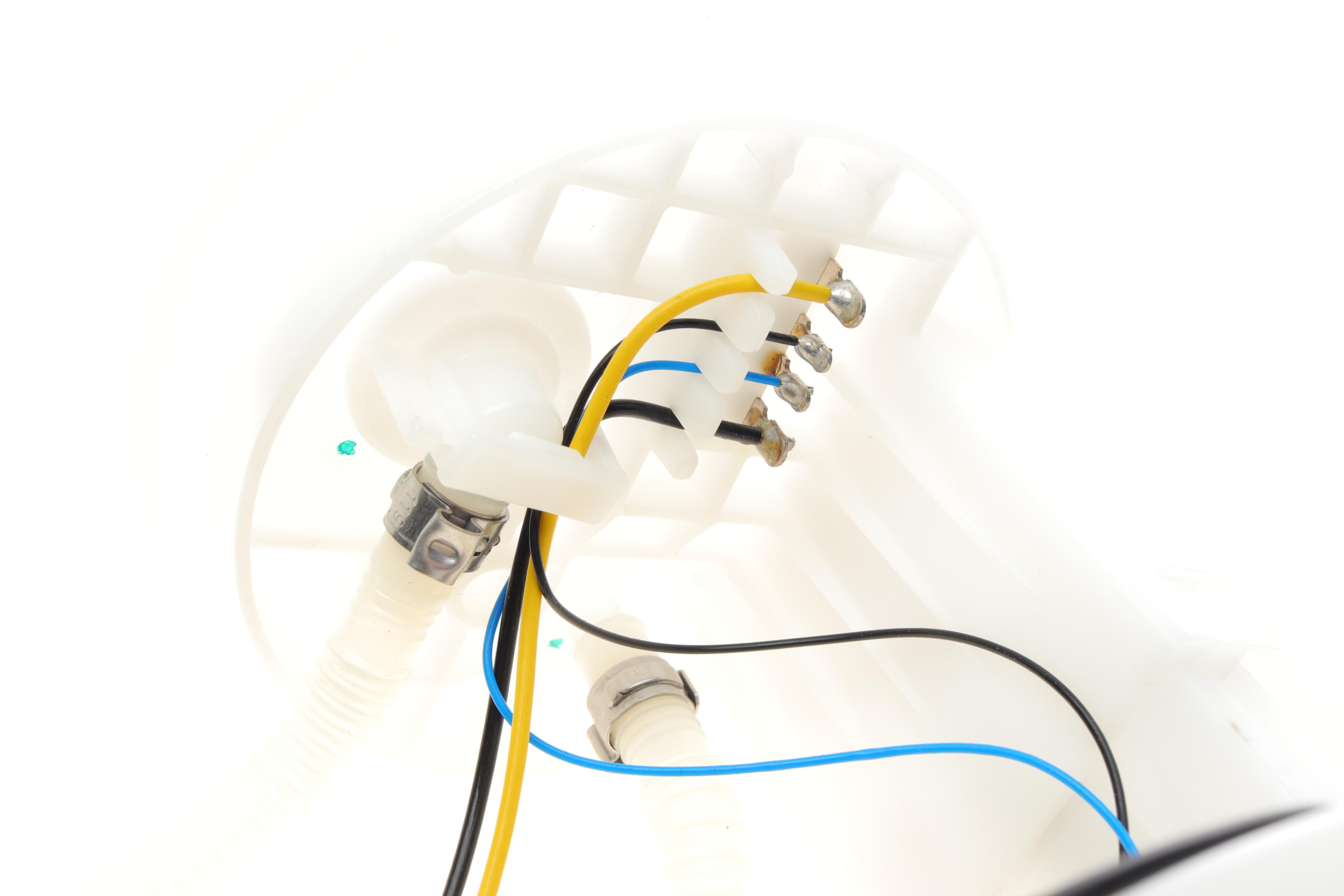 Насос паливний VW Passat/Skoda Superb 1.6/1.8/2.0/2.8 V6 96-08 (HÜCO)