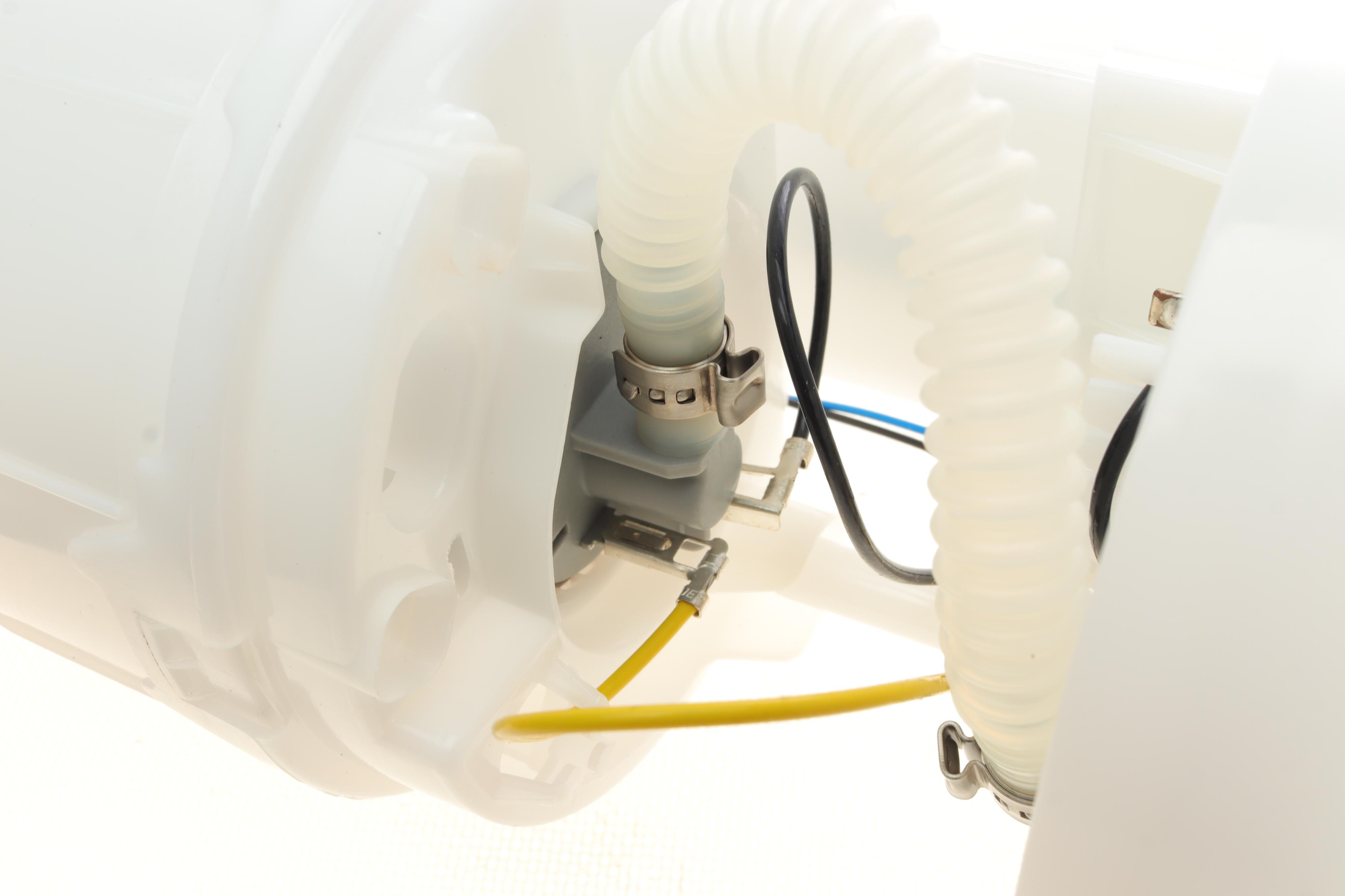 Насос паливний VW Polo/Skoda Fabia 1.2-1.8 01-09 (HÜCO)