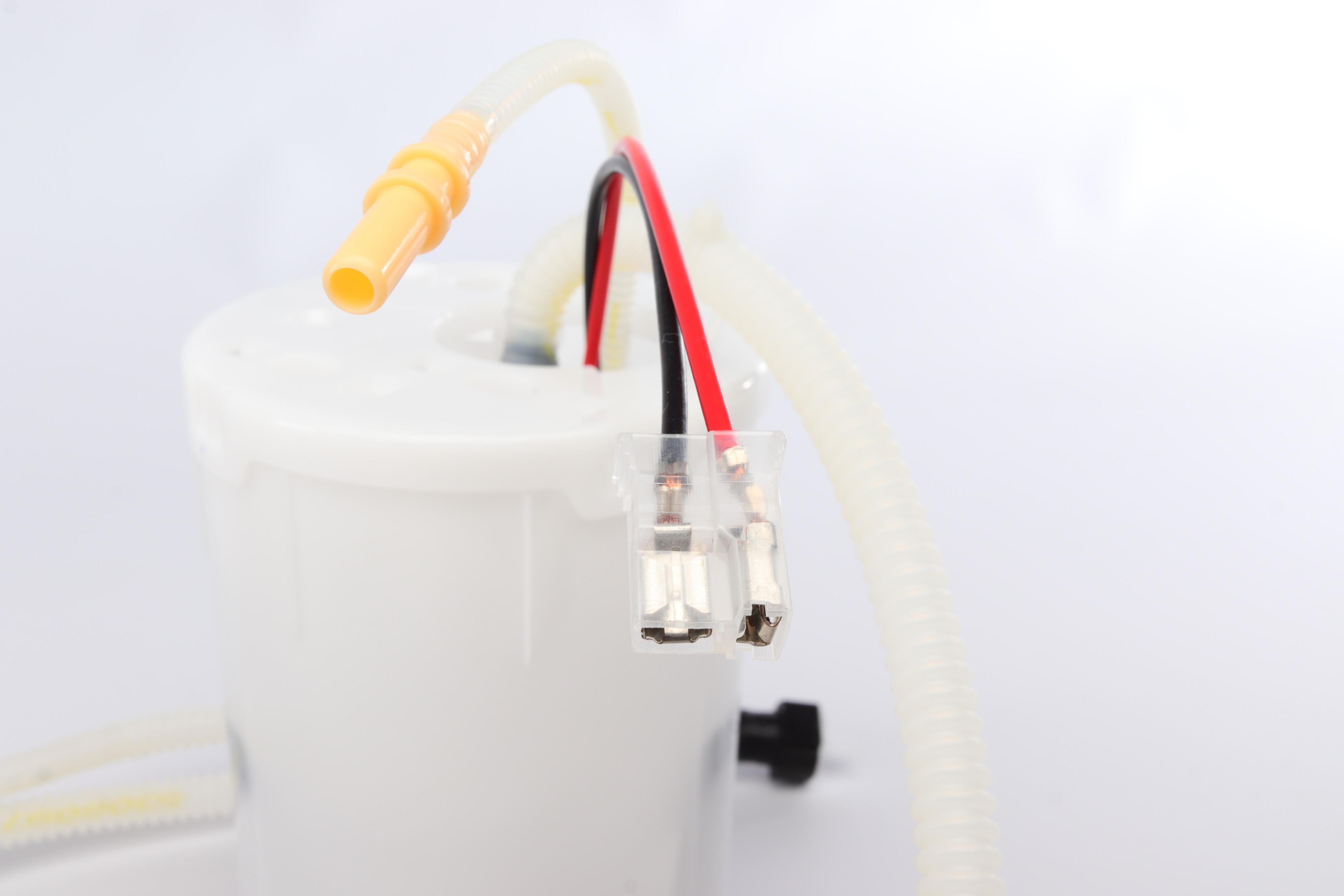 Насос паливний VW Touareg 3.6/4.2 FSI 05-10