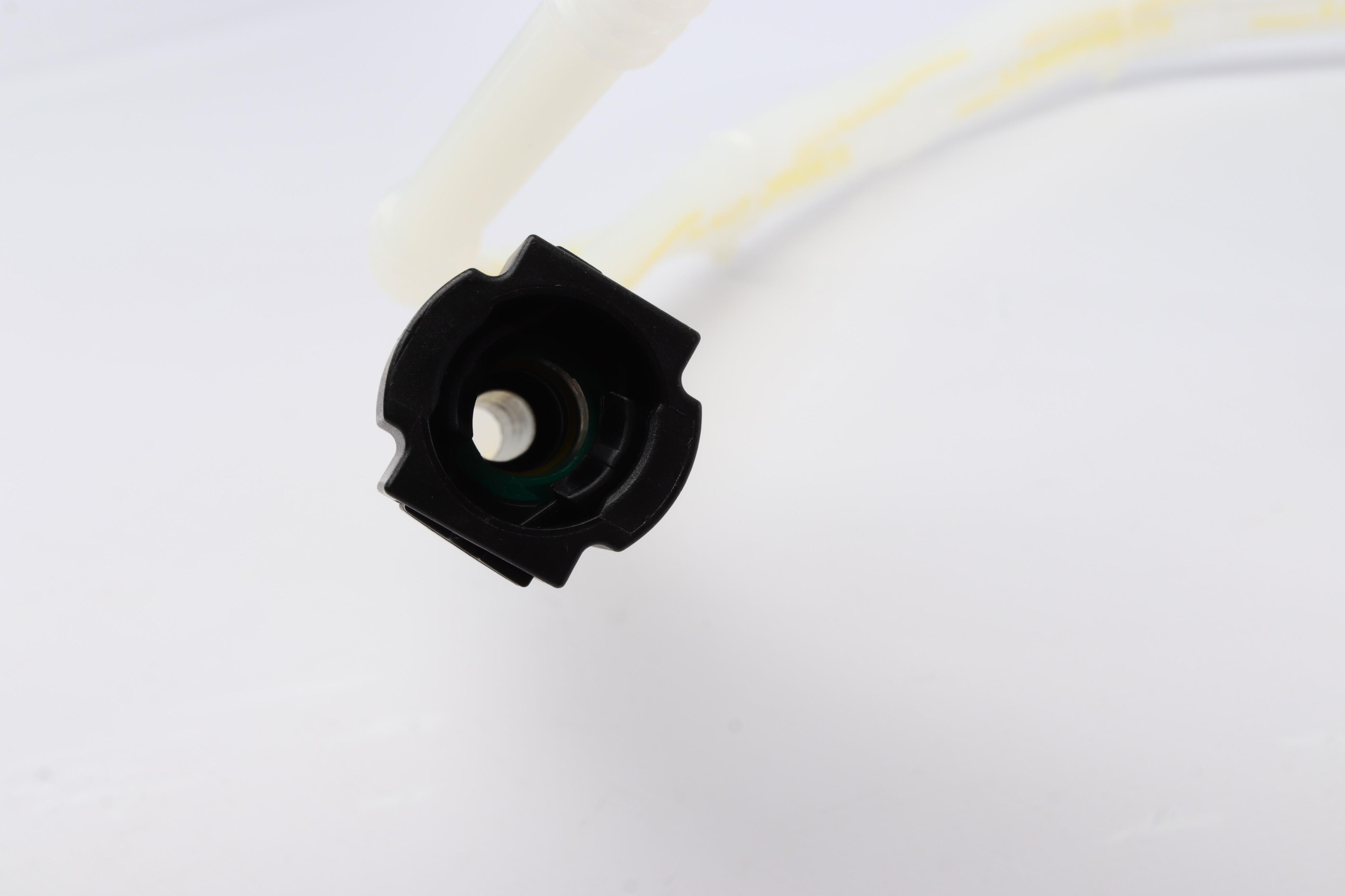 Насос паливний VW Touareg 3.6/4.2 FSI 05-10