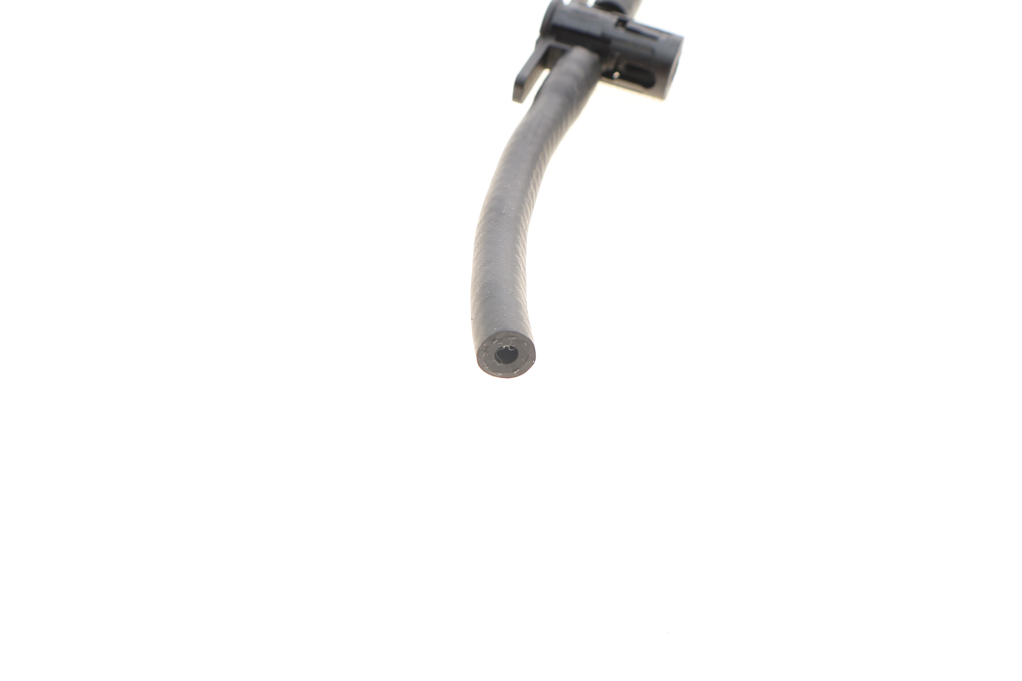 Шланг зливний Audi A4/A5/A6/Q5/Skoda Octavia/VW Golf V/VI/Passat 2.0 TDI 04-17