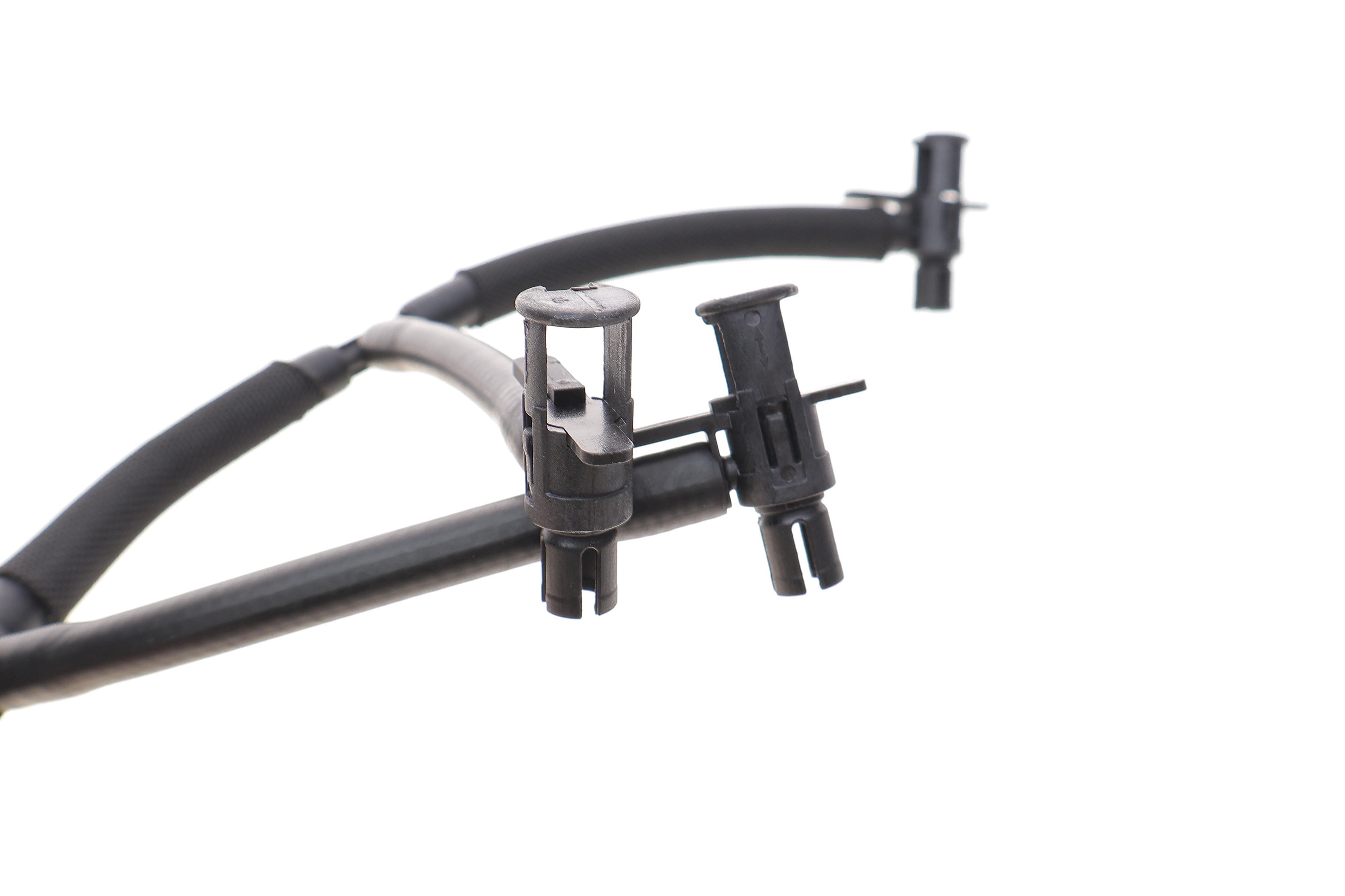 Шланг паливний VW Amarok 2.0TDI/BiTDI 10-13