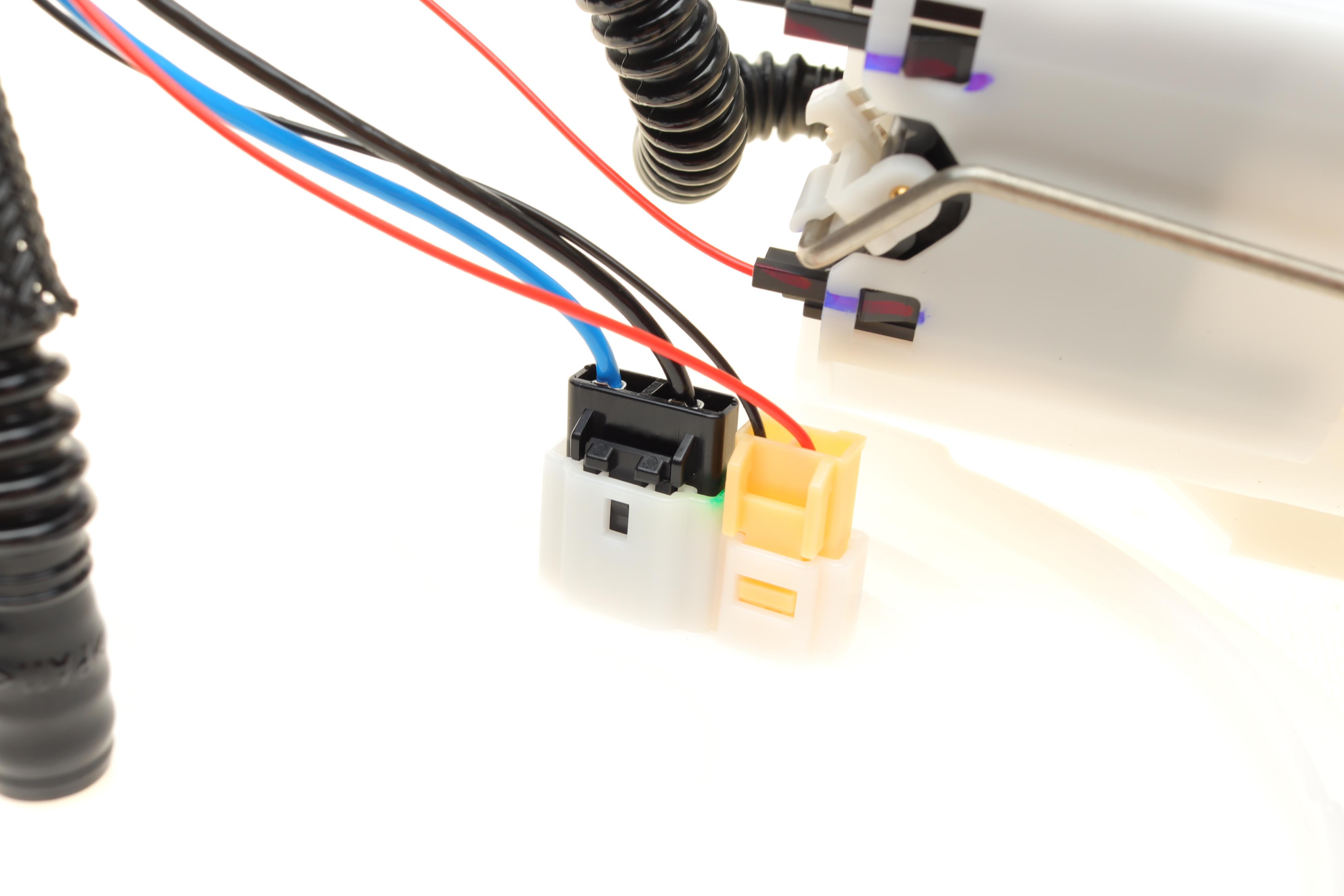 Насос паливний в бак Opel Zafira 1.6/1.8 05-15