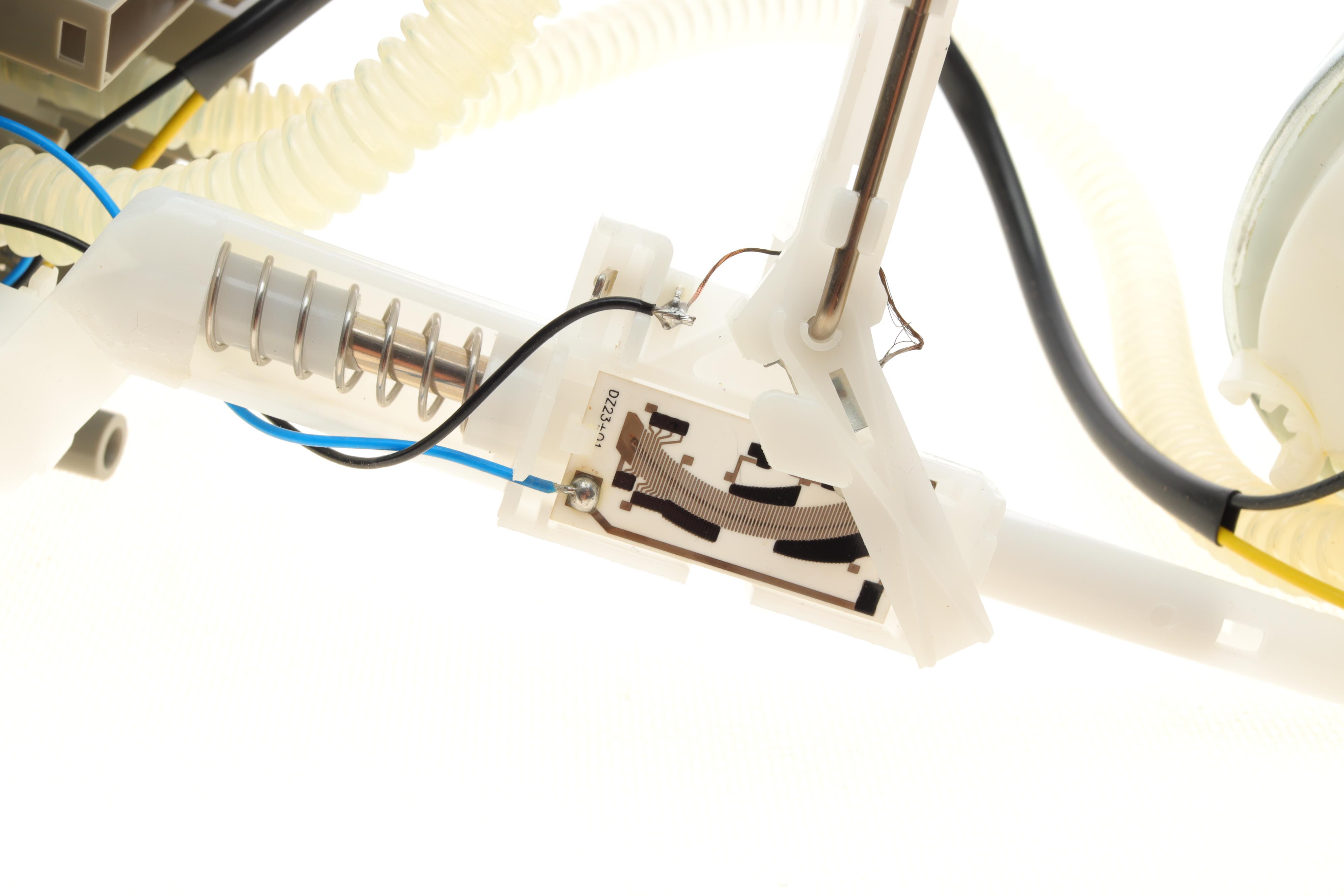 Насос паливний VW Caddy 1.4/1.6 96-15/Seat Alhambra 1.8T/2.0i 96-10 (HÜCO)