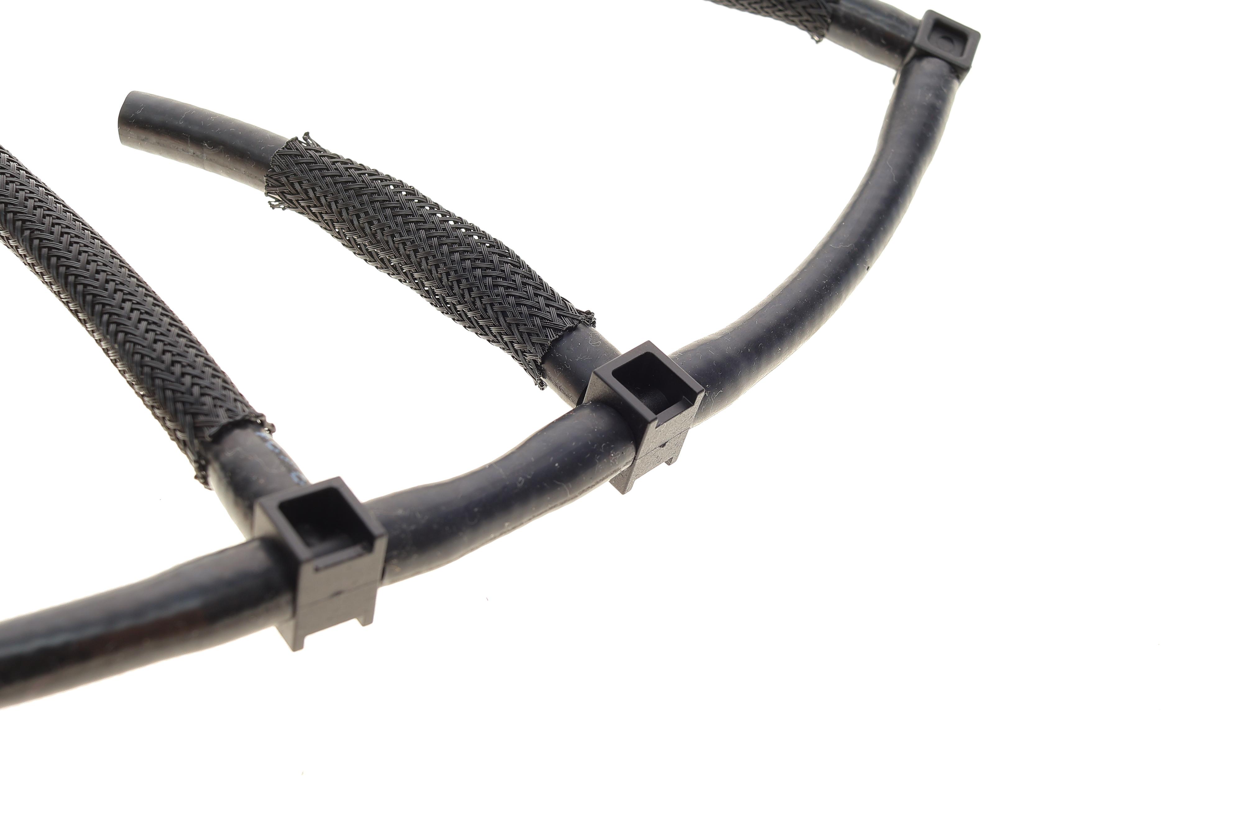 Шланг паливний Citroen C4 I/C5 III/Peugeot 307/308/508 2.0 HDi 04-